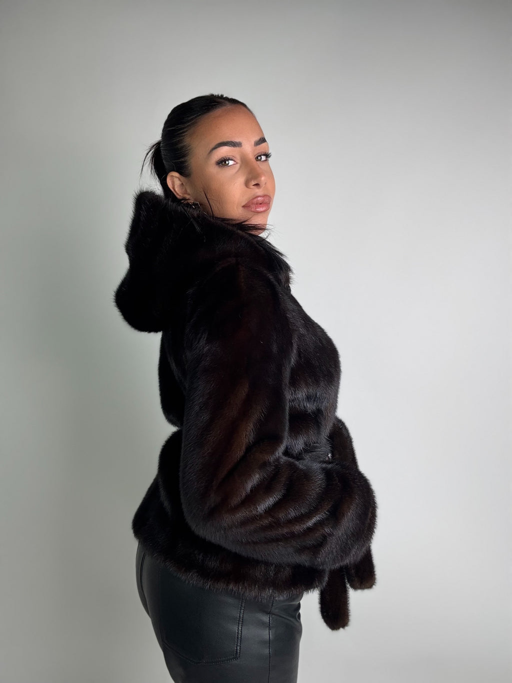 Giacca in visone cintura e cappuccio N127