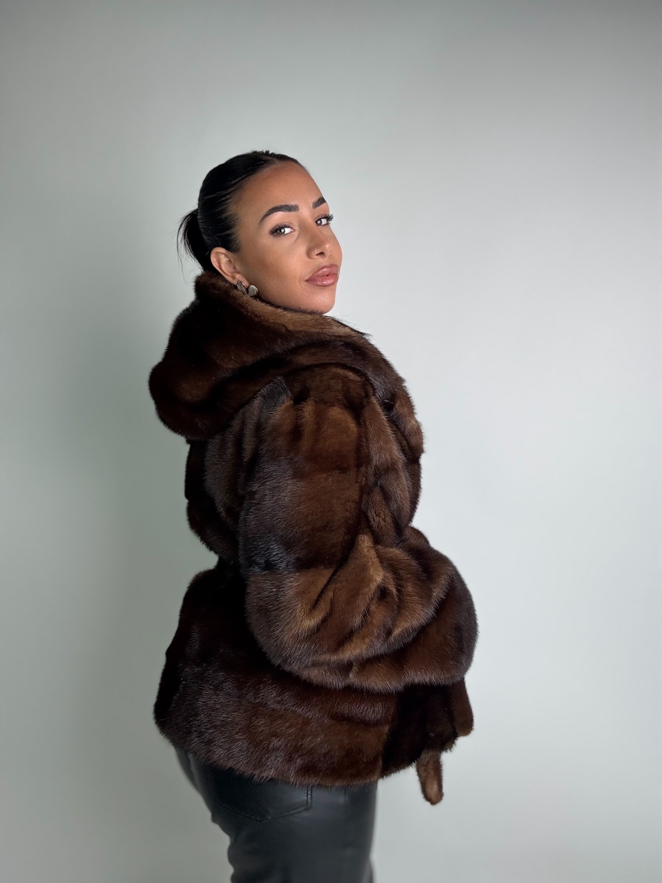 Giacca in visone cintura e cappuccio N129