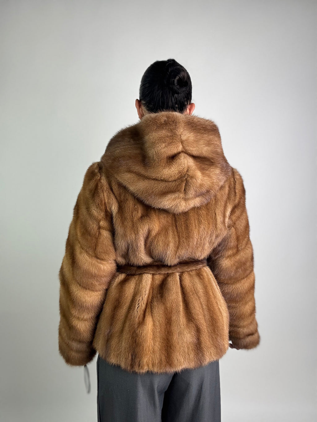 Giacca in visone cintura e cappuccio N130