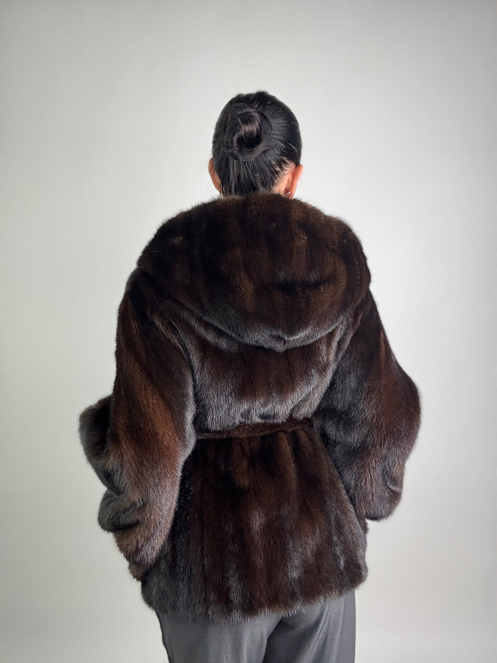 Mantella in visone cintura e cappuccio N131