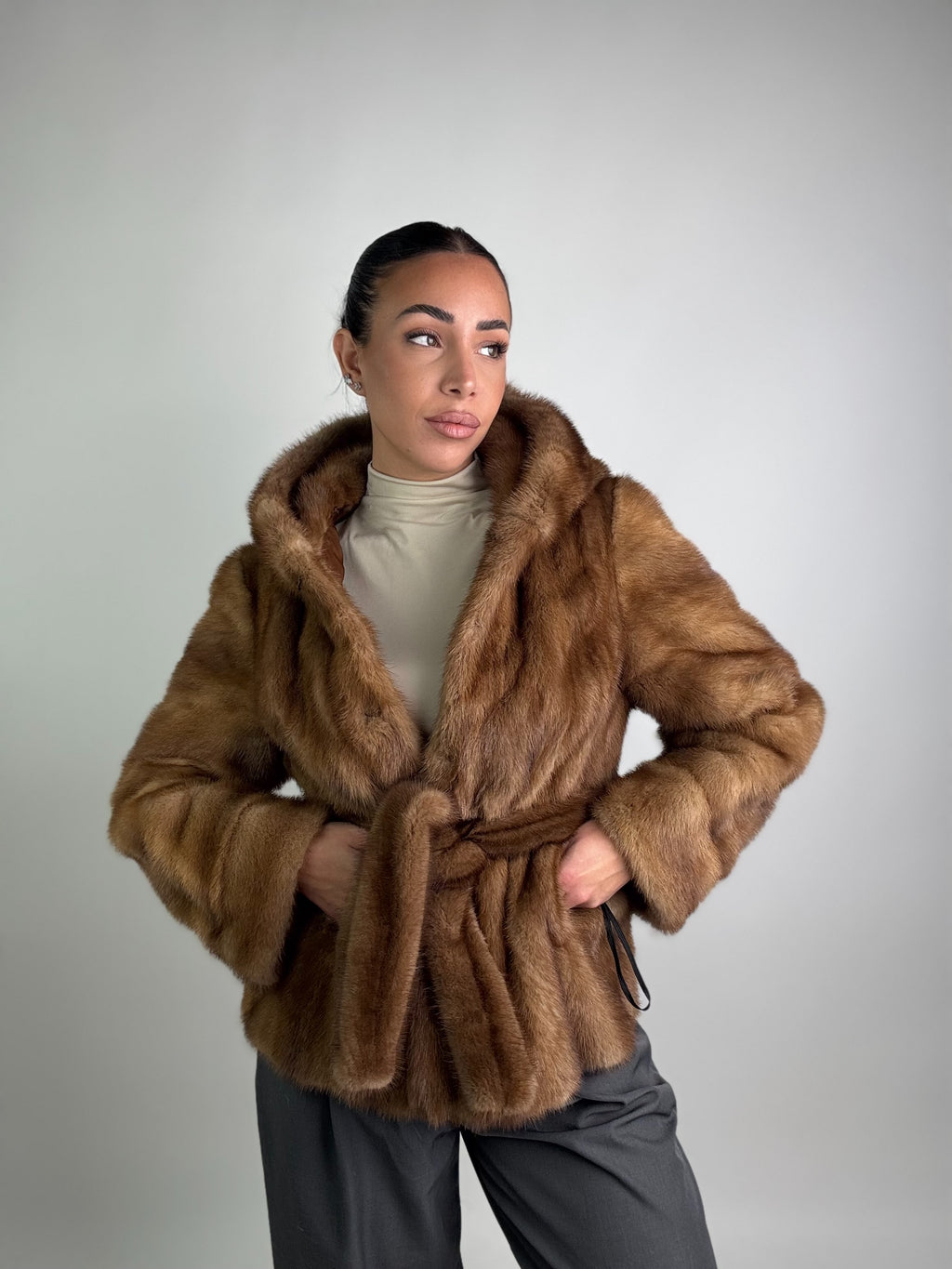 Giacca in visone cintura e cappuccio N130