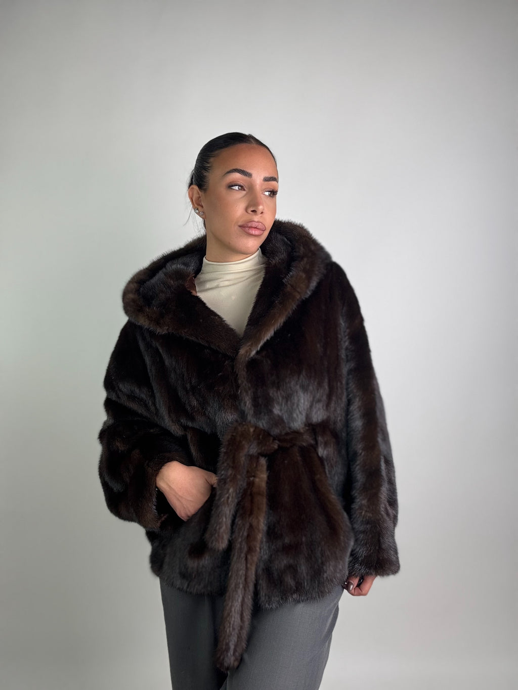 Mantella in visone cintura e cappuccio N131
