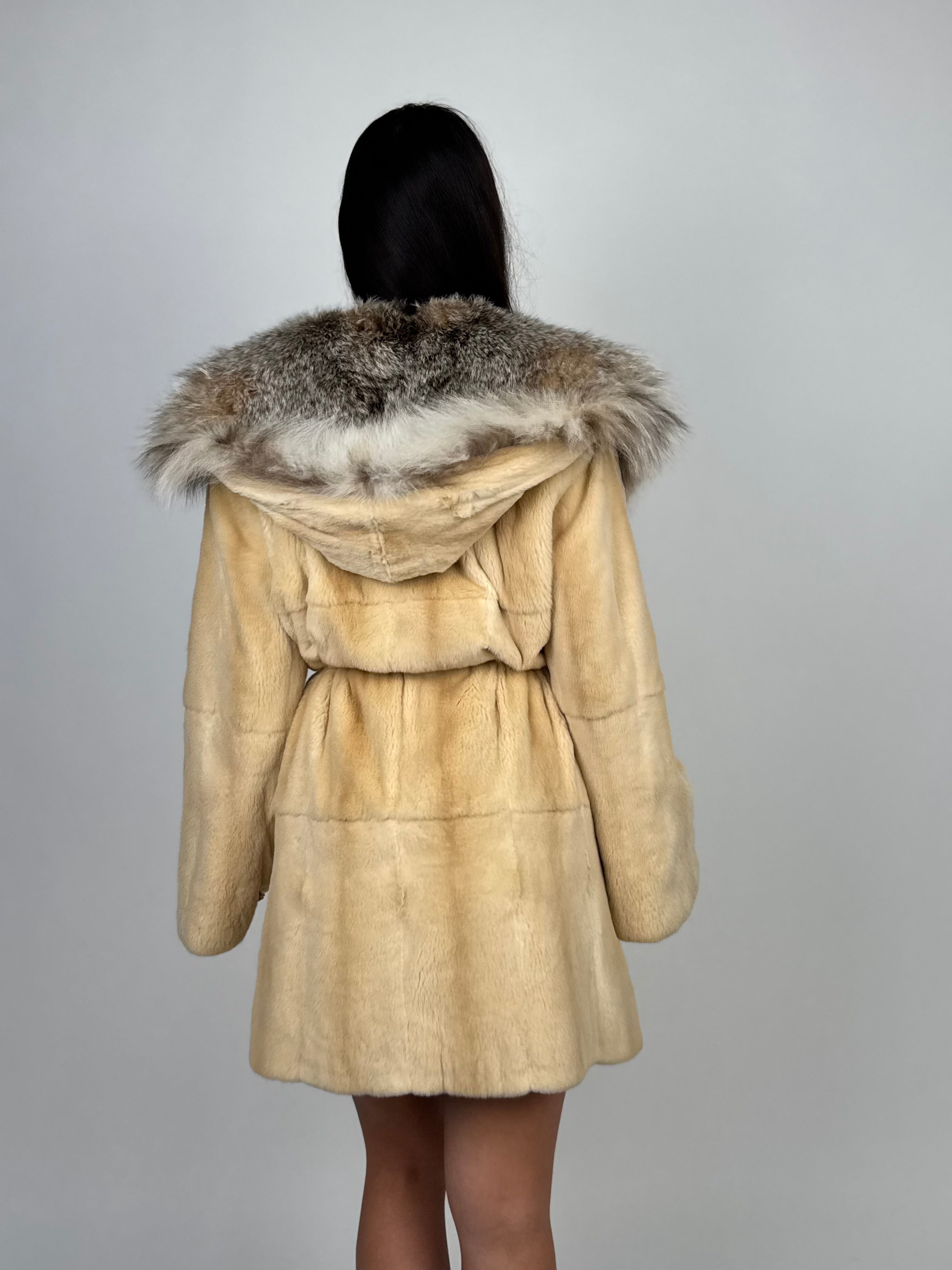 Cappotto in visone e lince N665