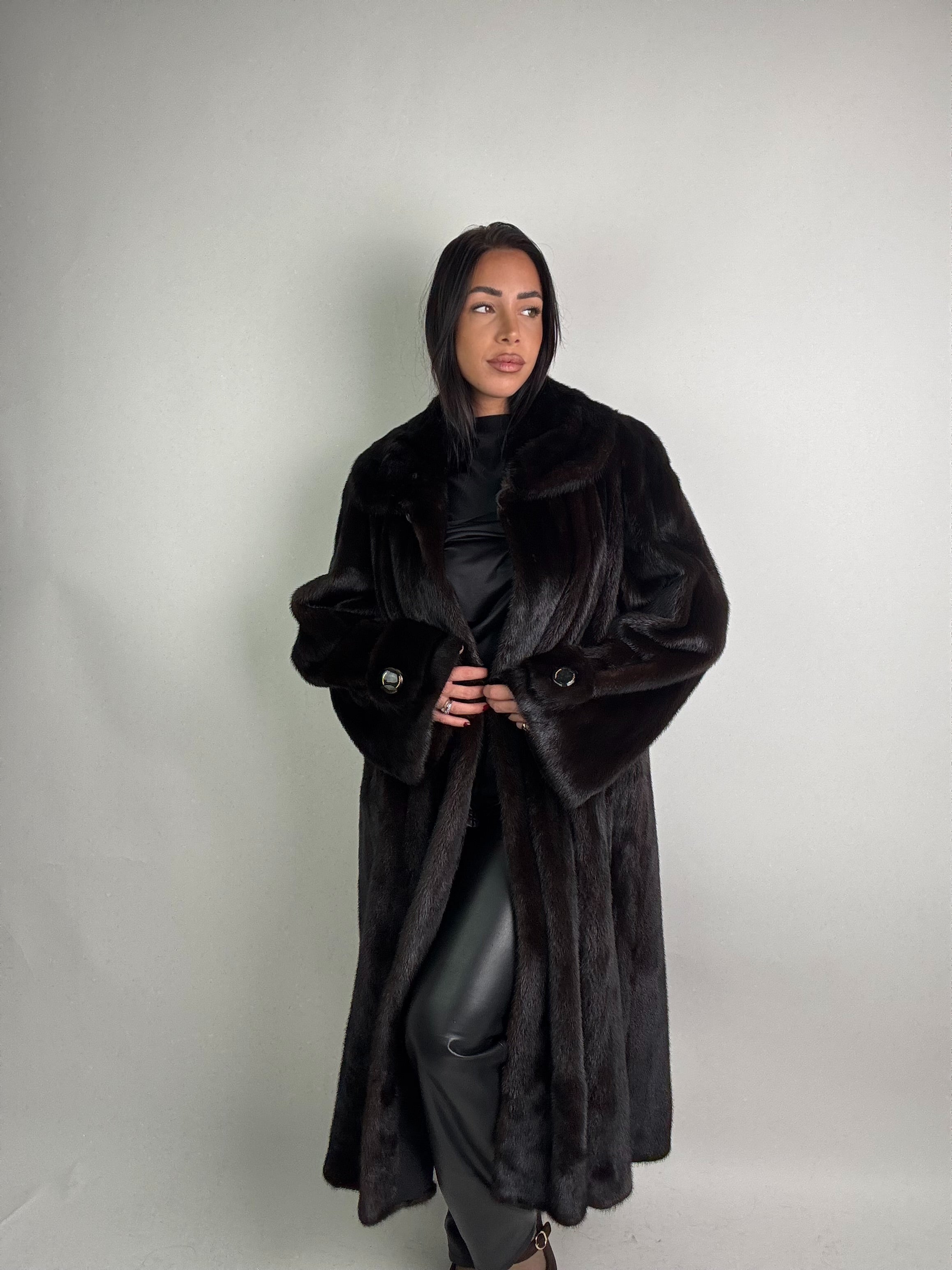 Cappotto in visone N333