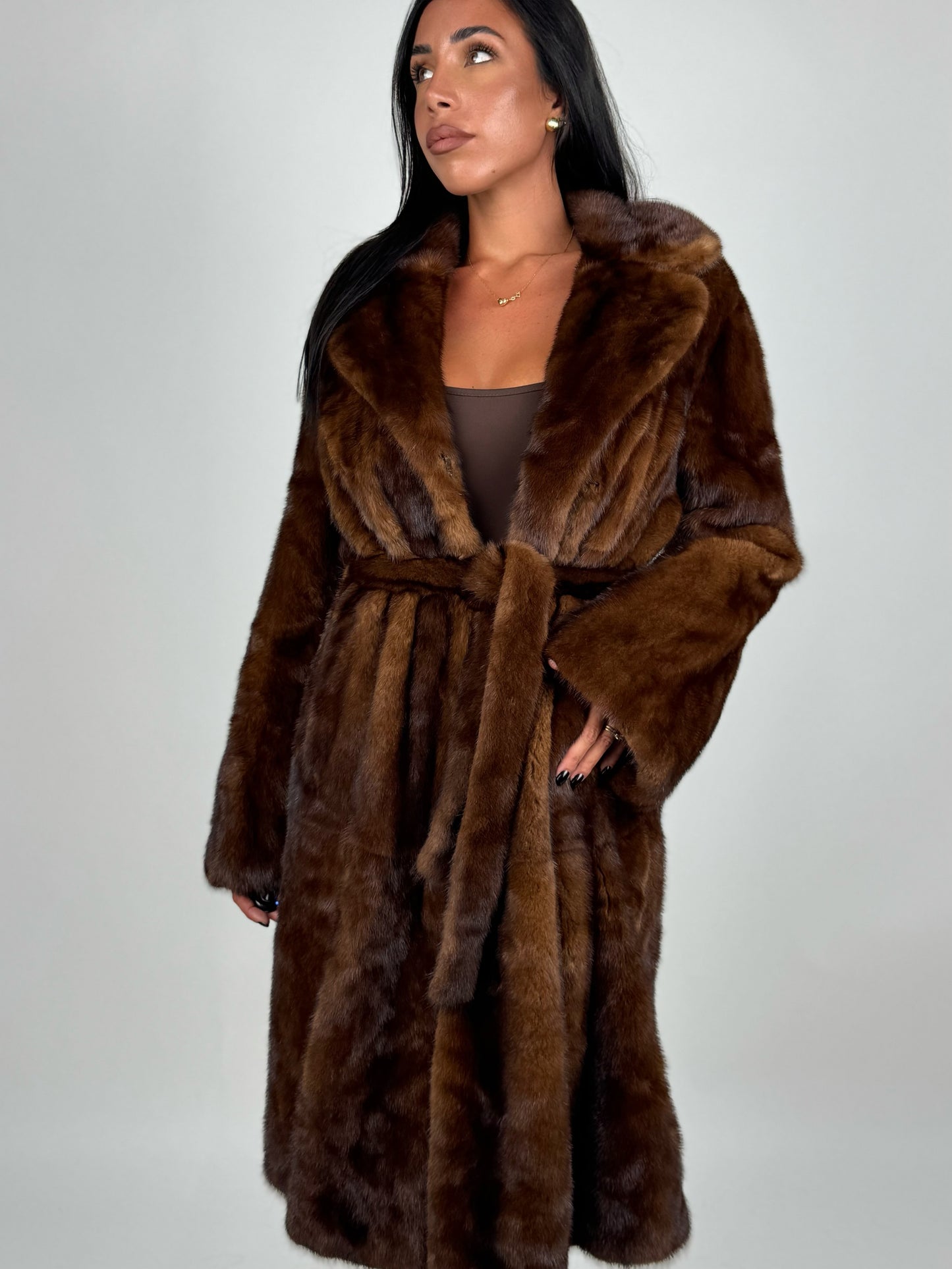 Cappotto in visone N699