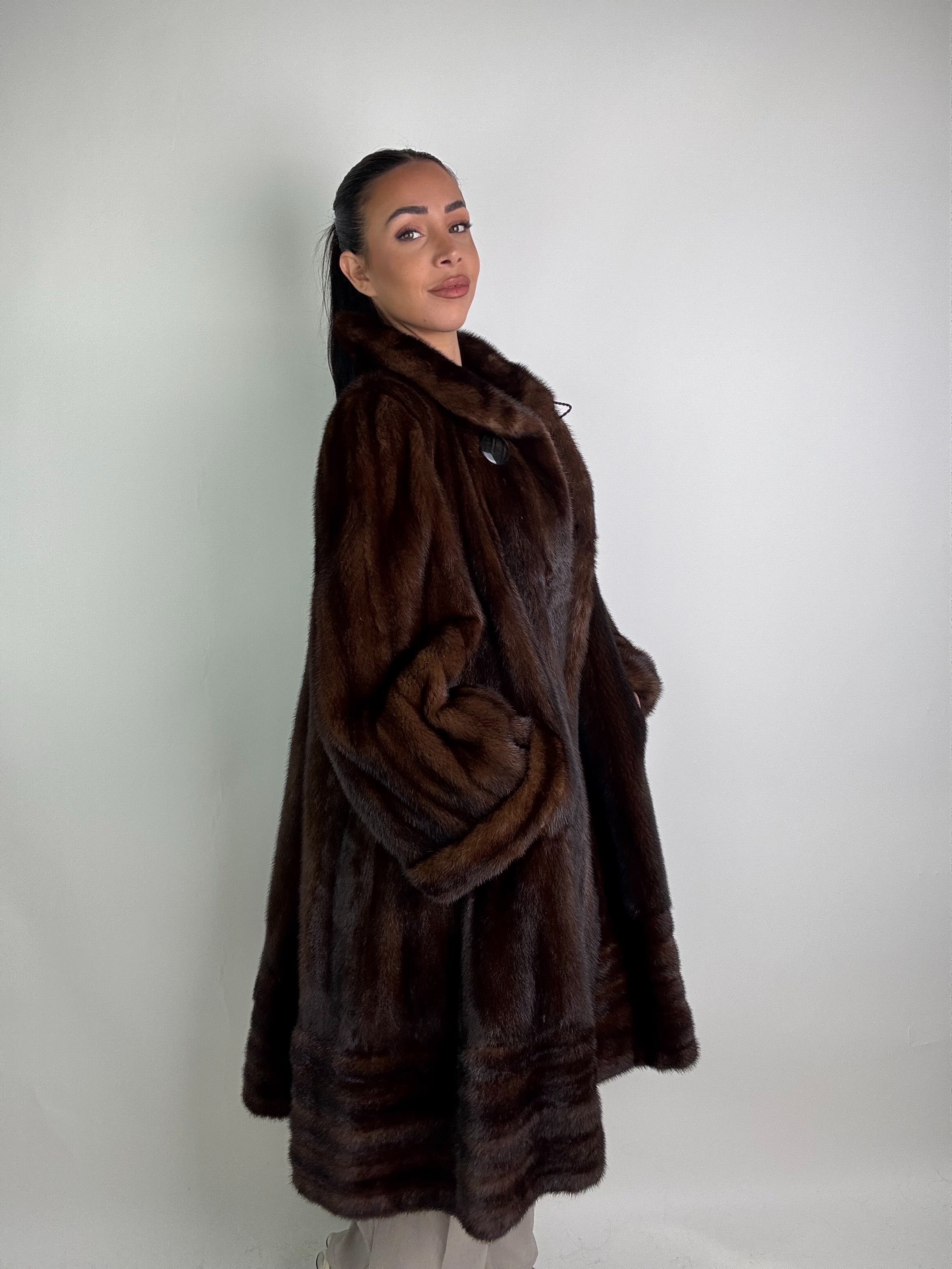 Cappotto in visone N388