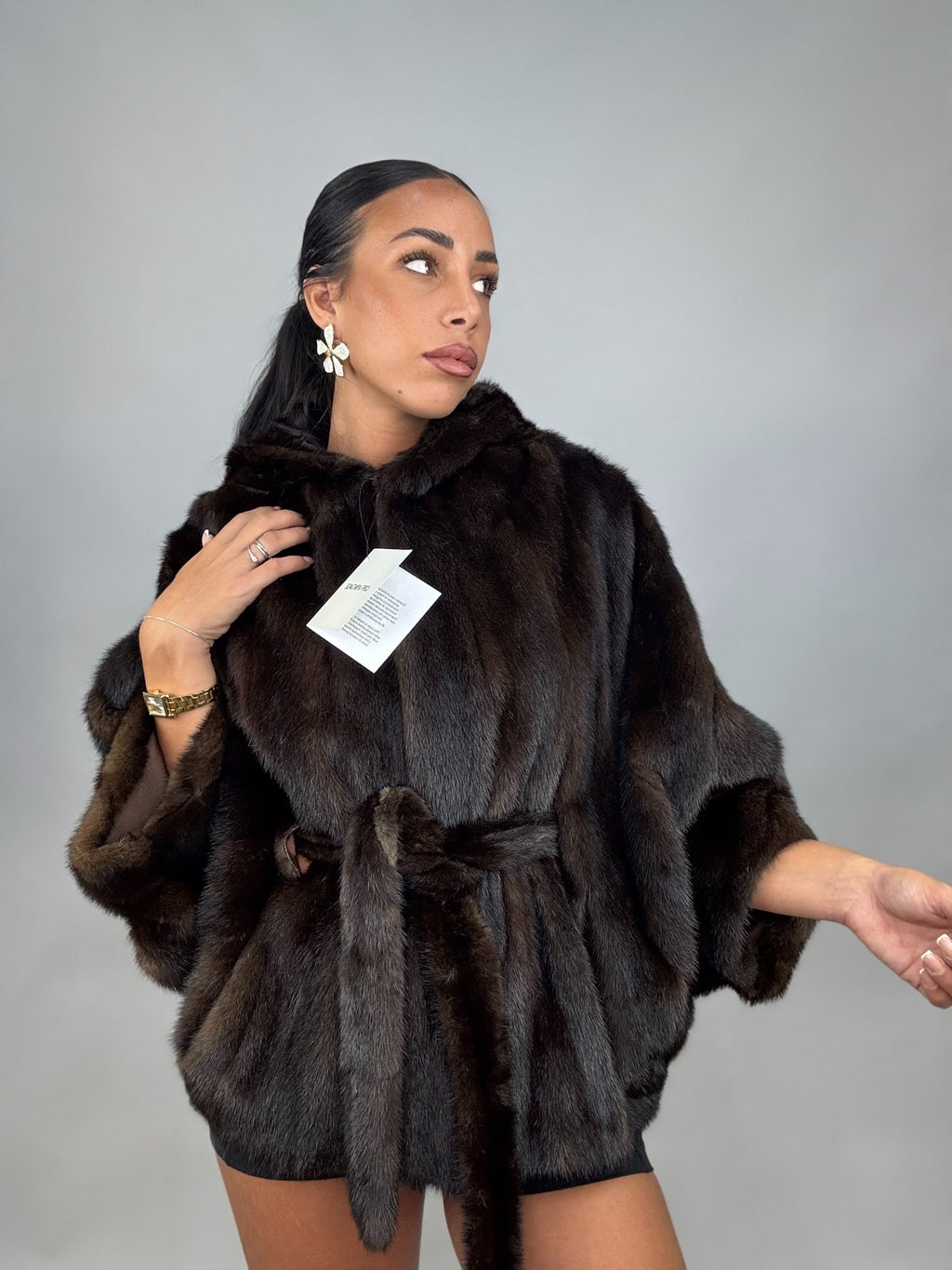 Mantella di visone cintura e cappuccio