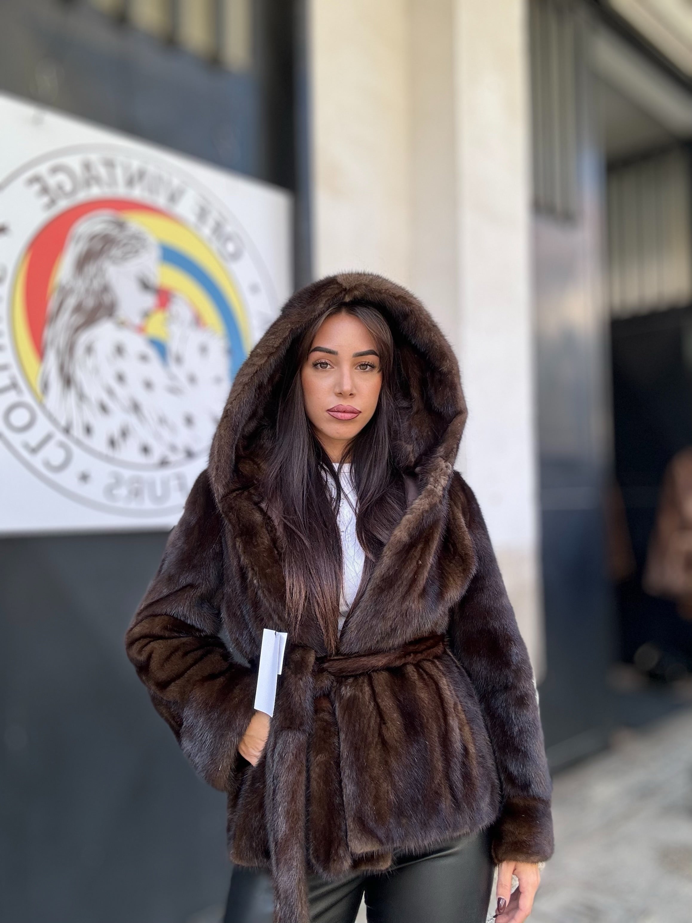 Giacca di visone cintura e cappuccio