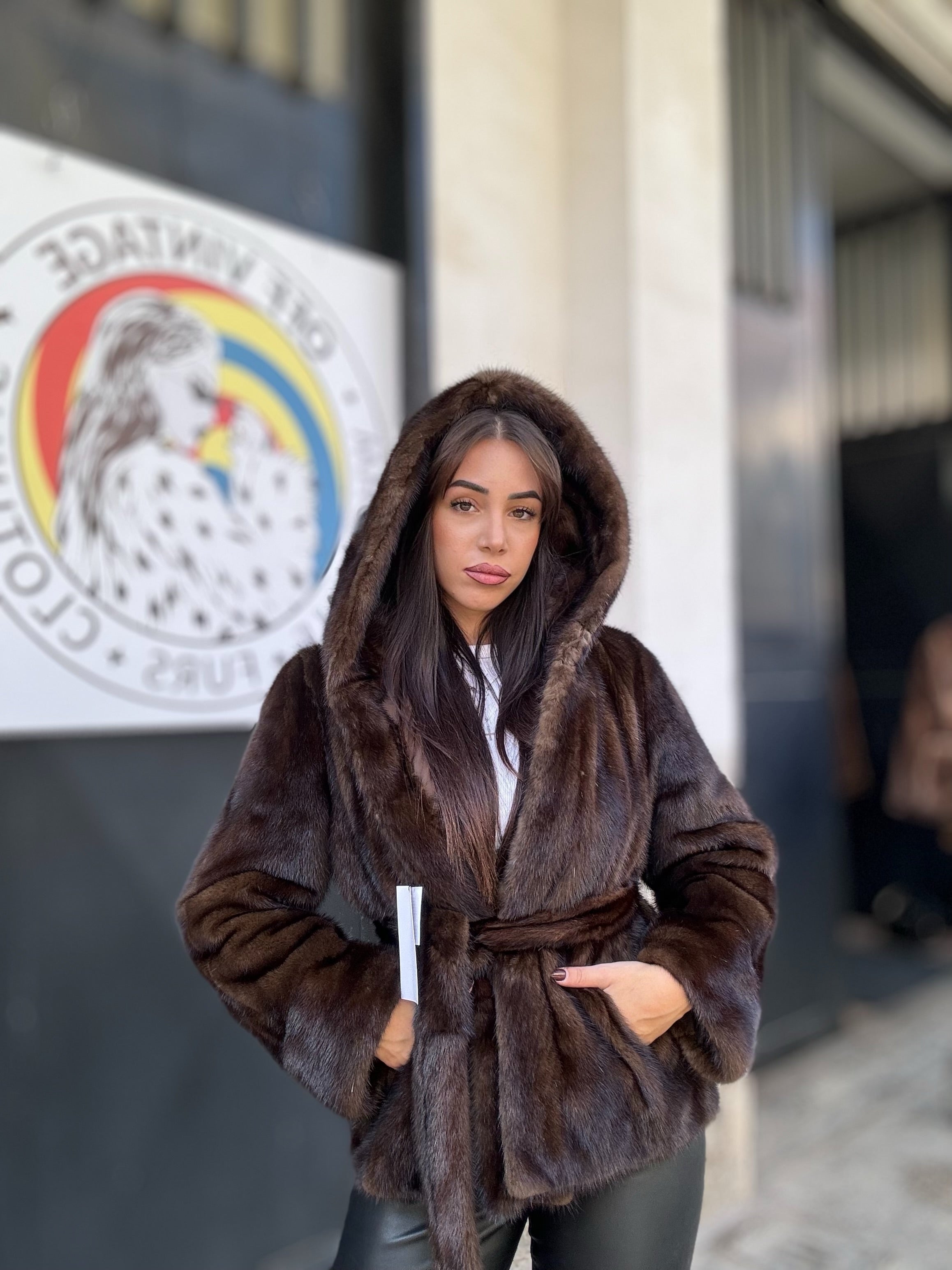 Giacca di visone cintura e cappuccio