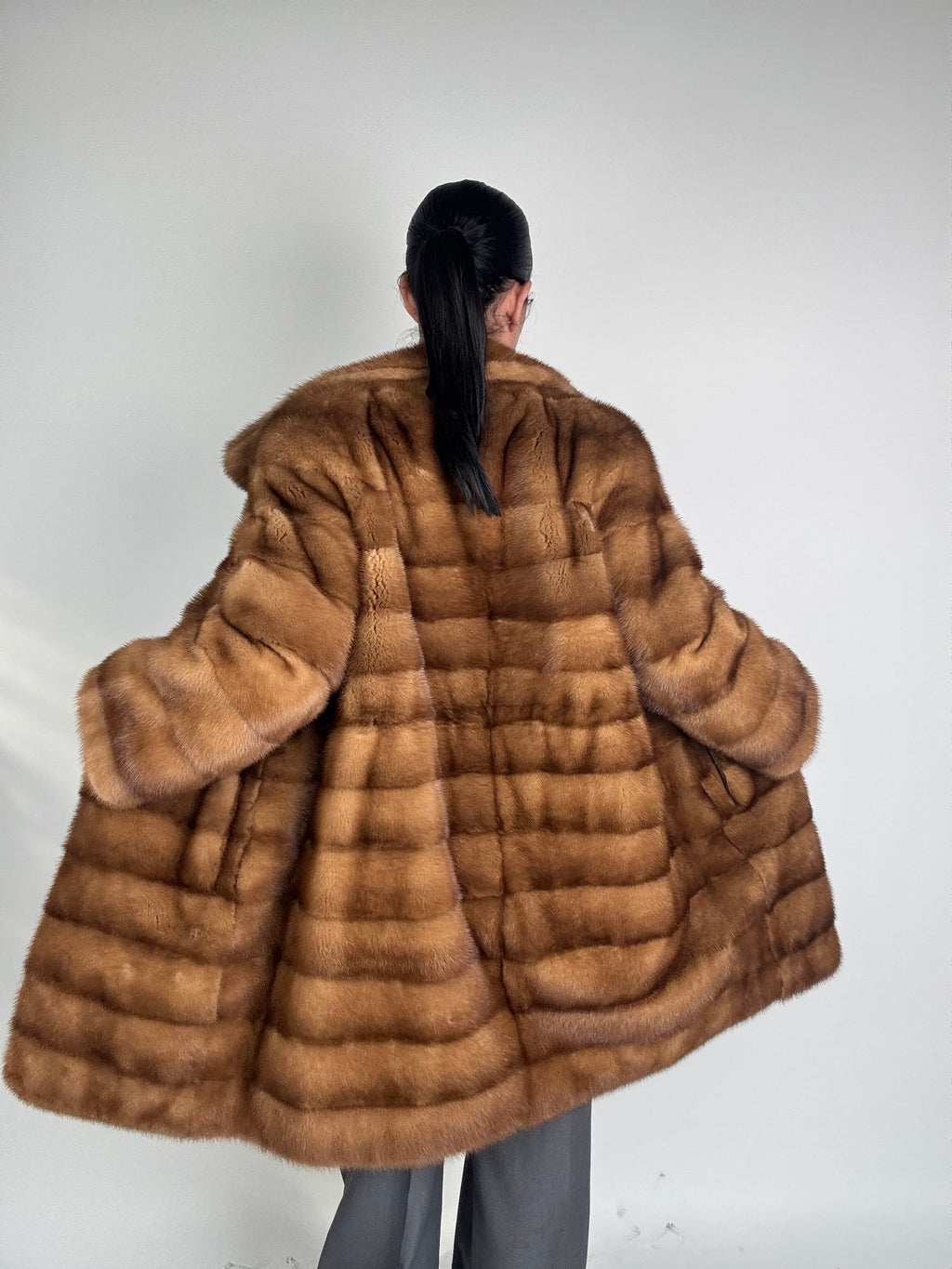 Cappotto in visone N528