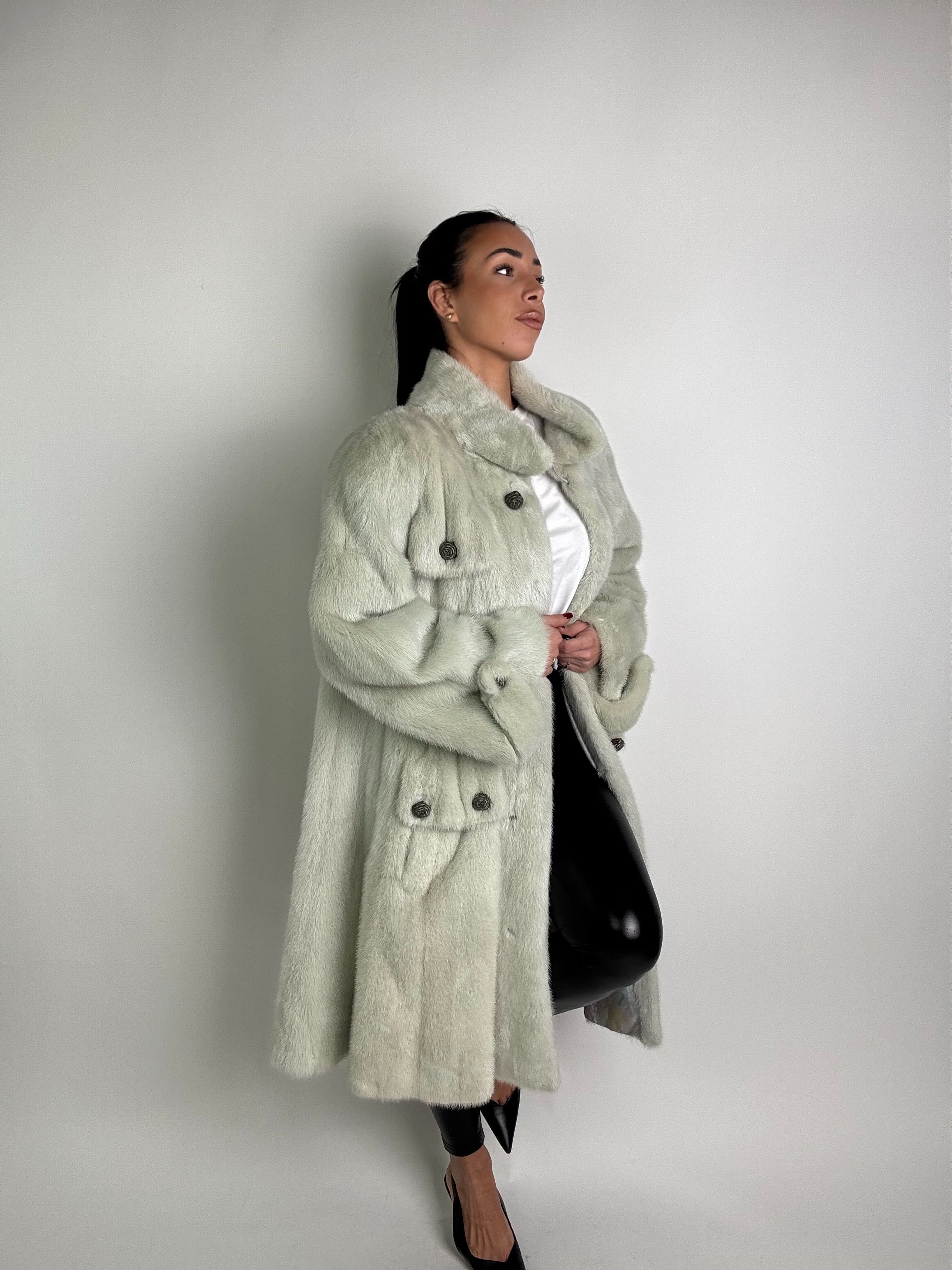 Cappotto in visone N392