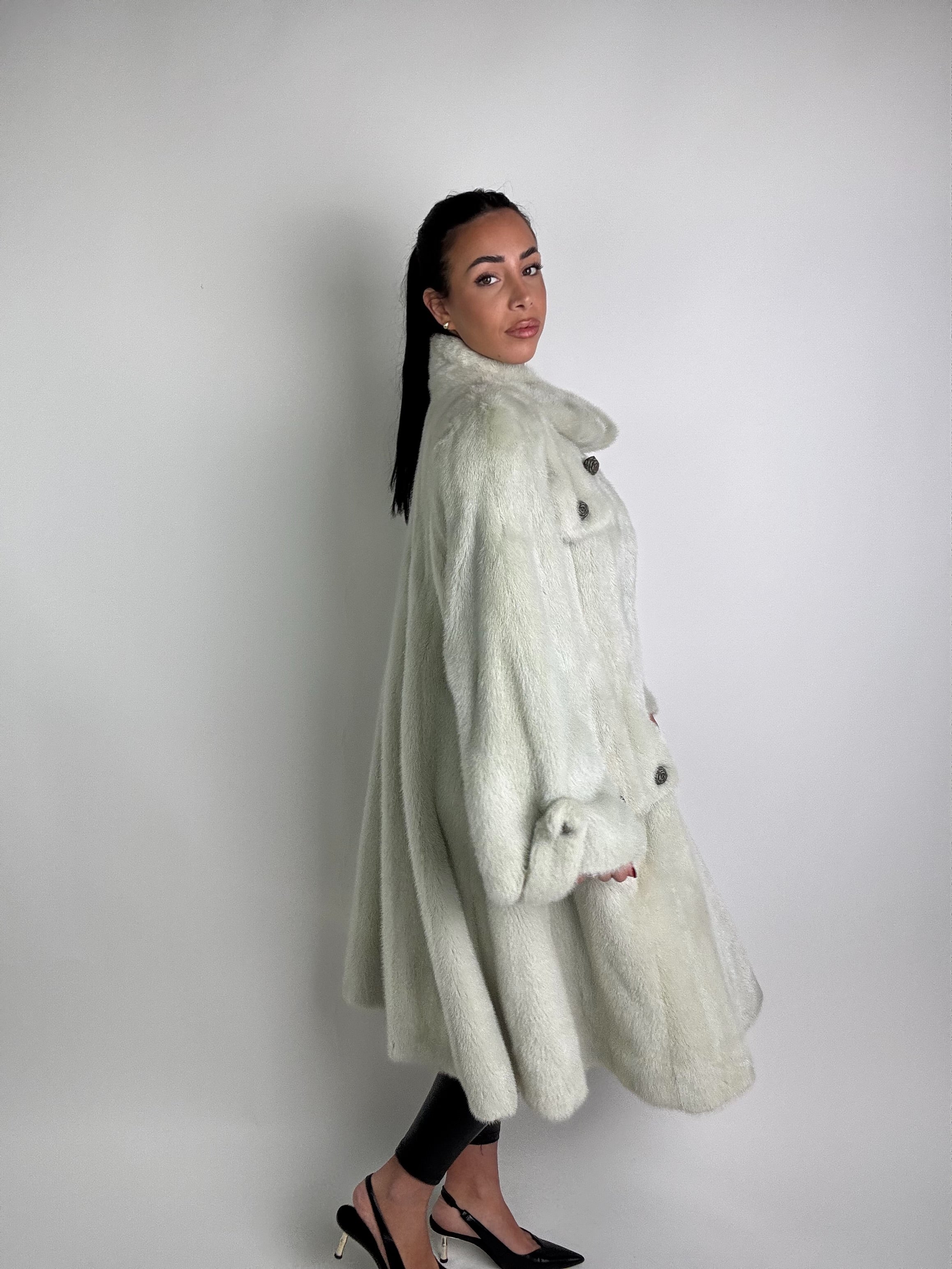 Cappotto in visone N392