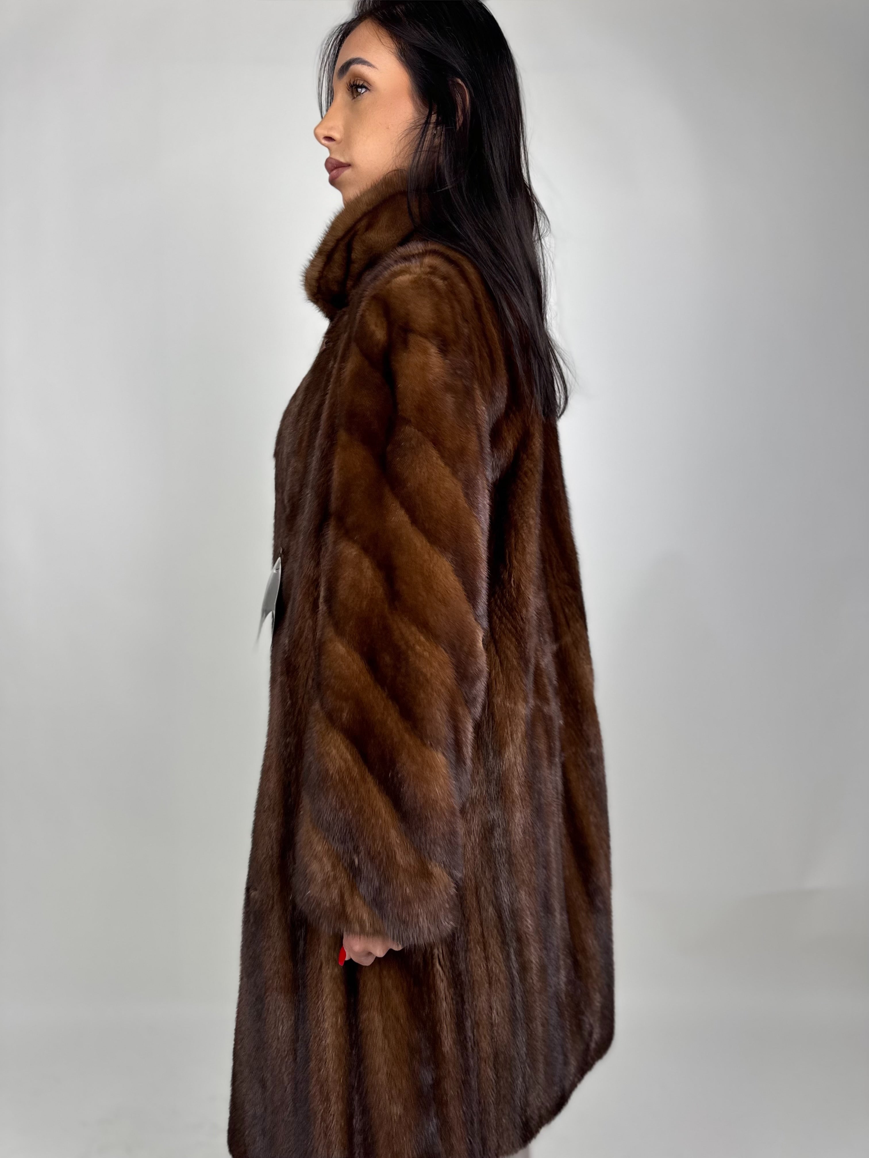 Cappotto in visone N475