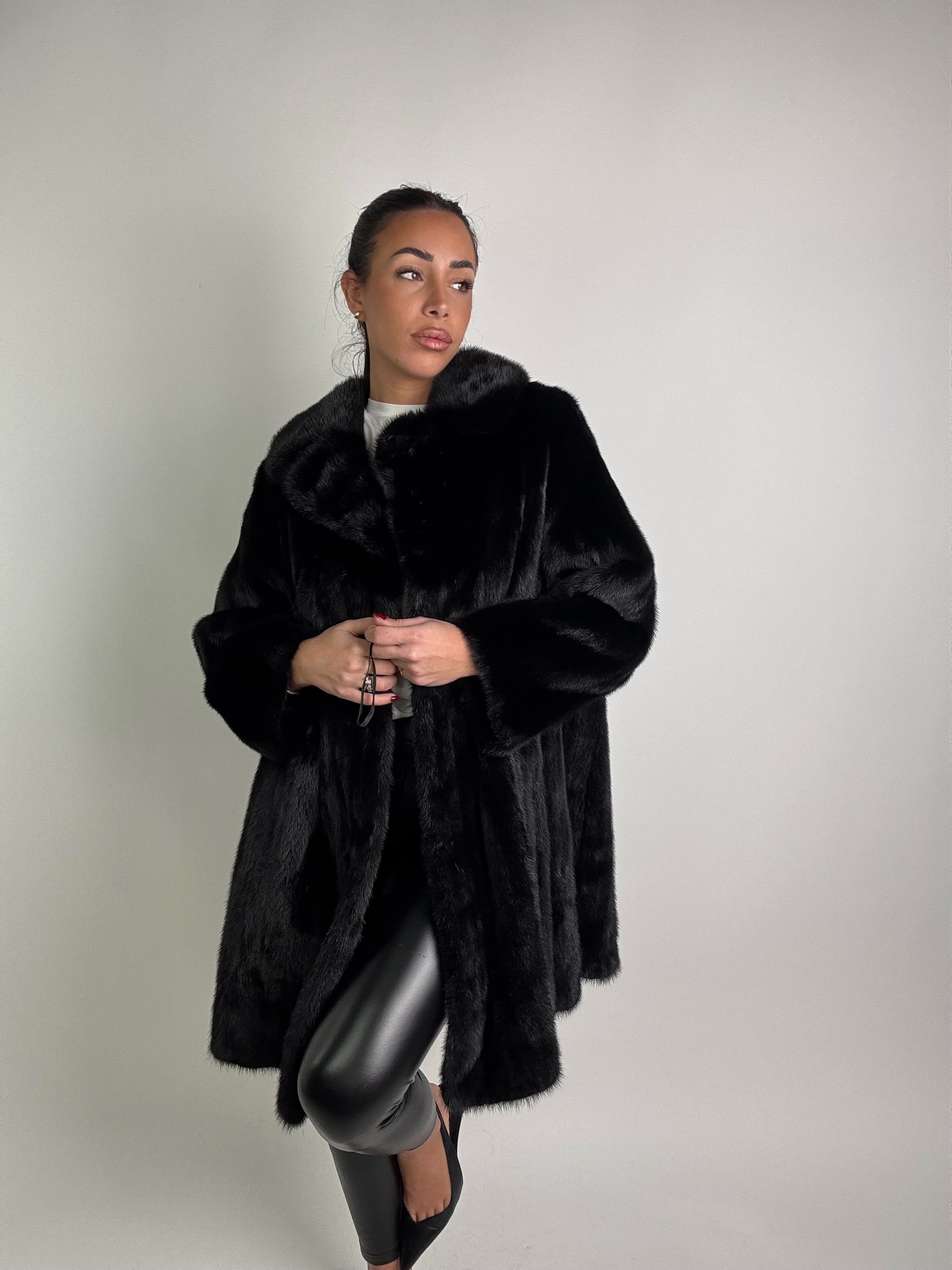 Cappotto in visone N393