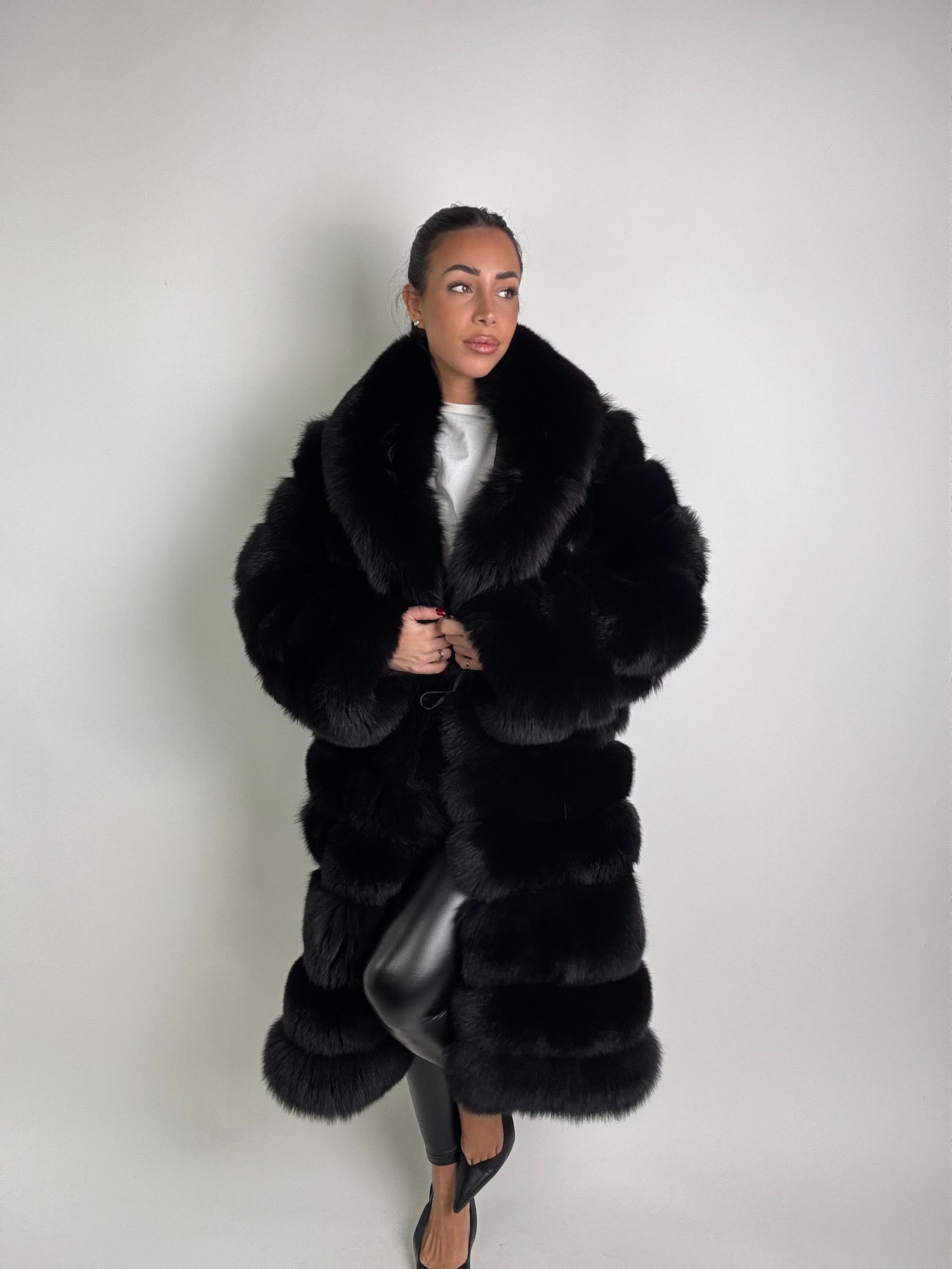 Cappotto in volpe total black N44