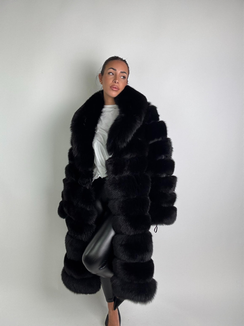 Cappotto in volpe total black N44