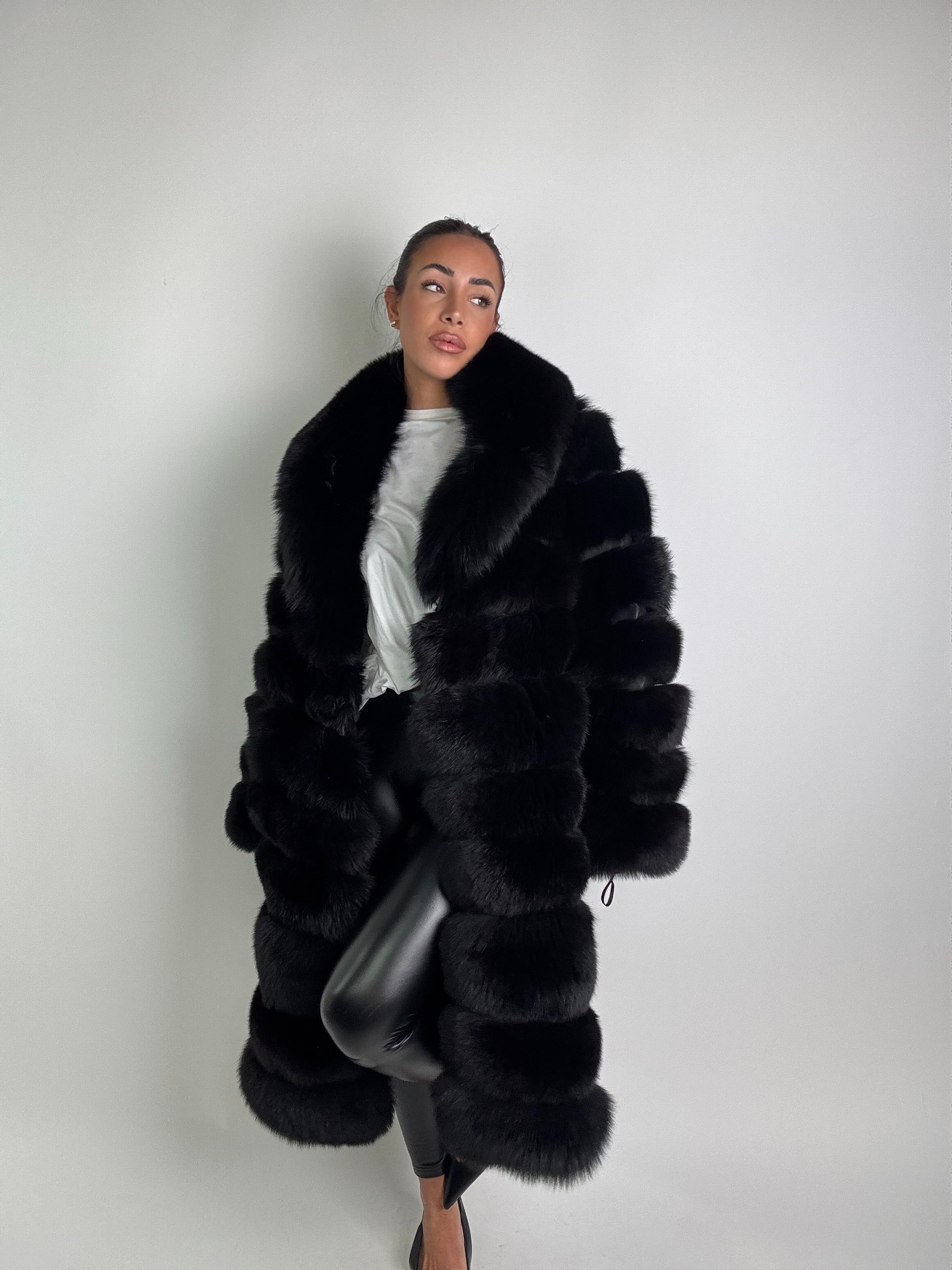 Cappotto in volpe total black N44