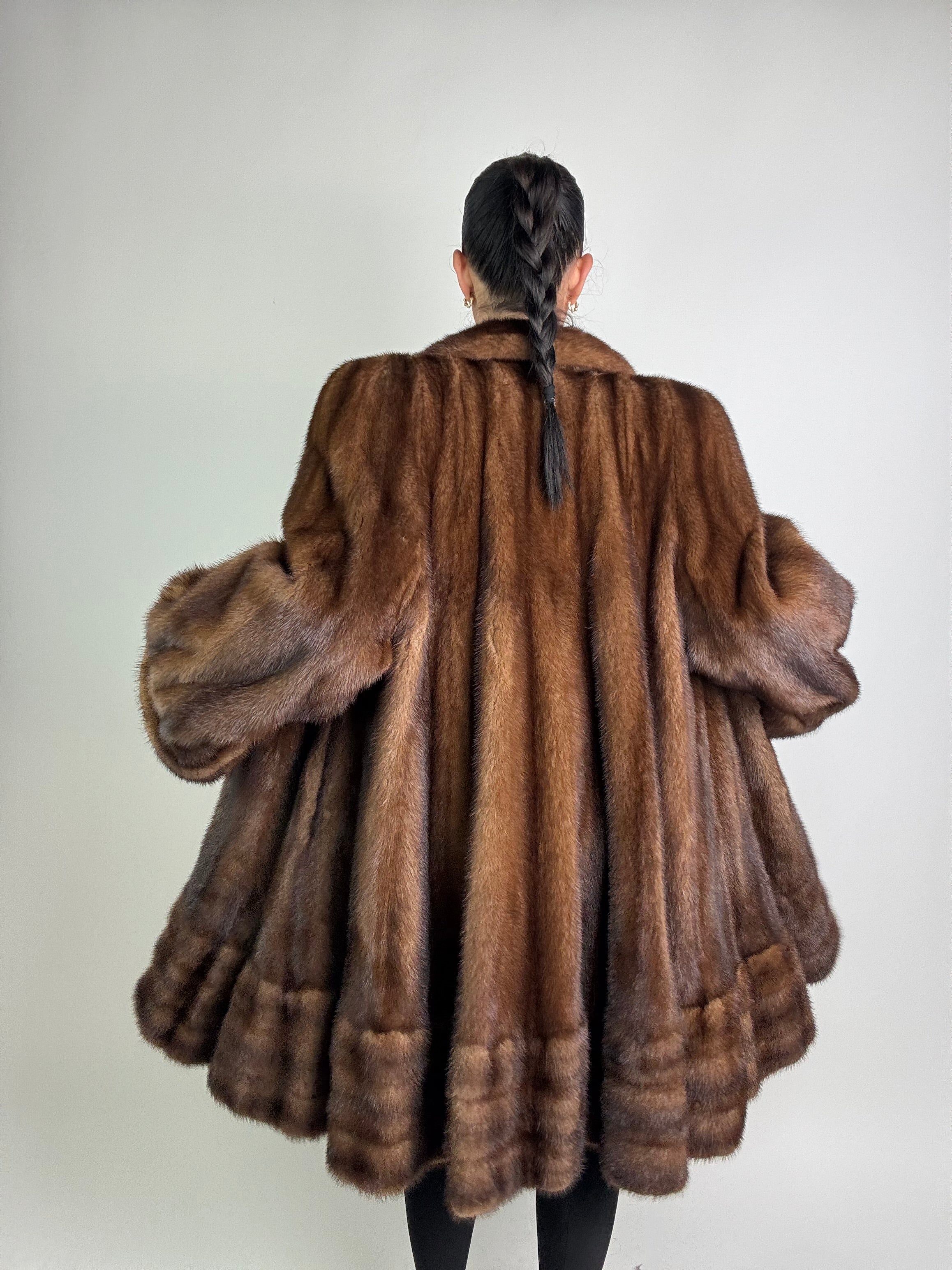 Cappotto in visone N395