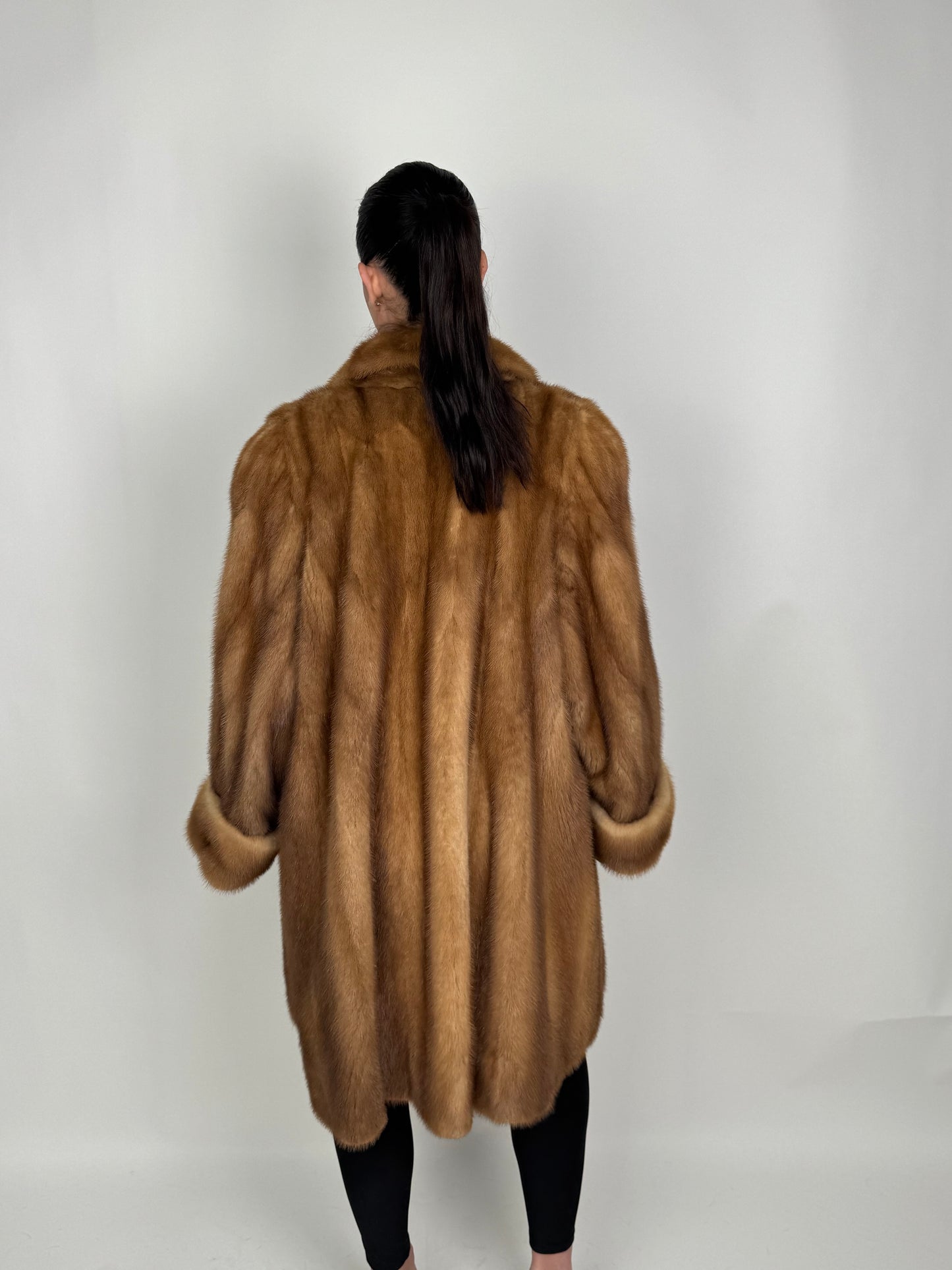 Cappotto in visone N628