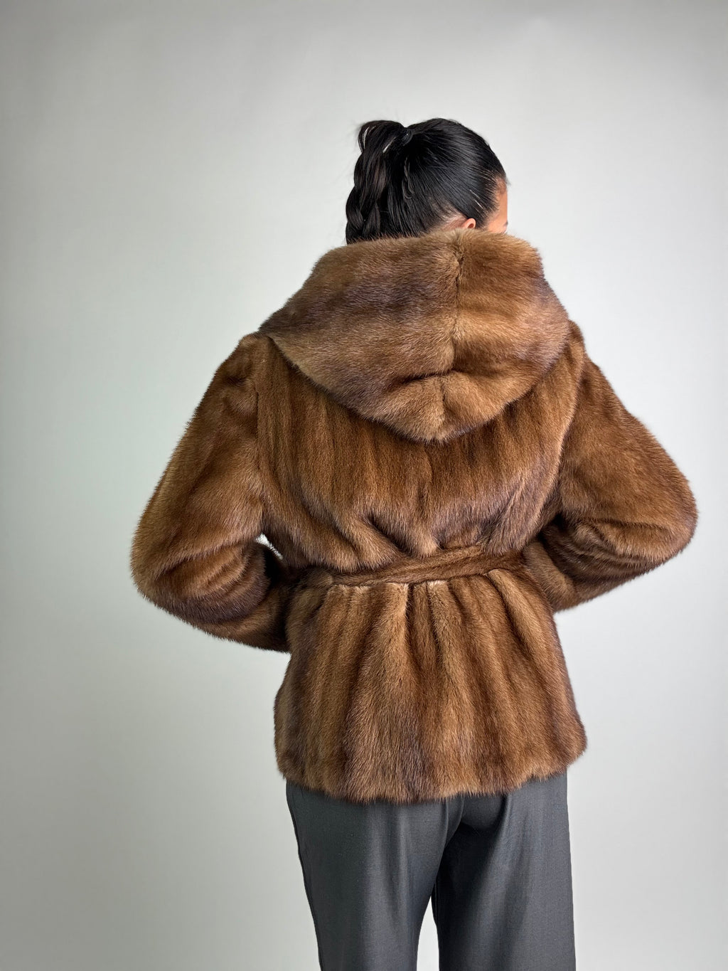 Giacca in visone cintura e cappuccio N229