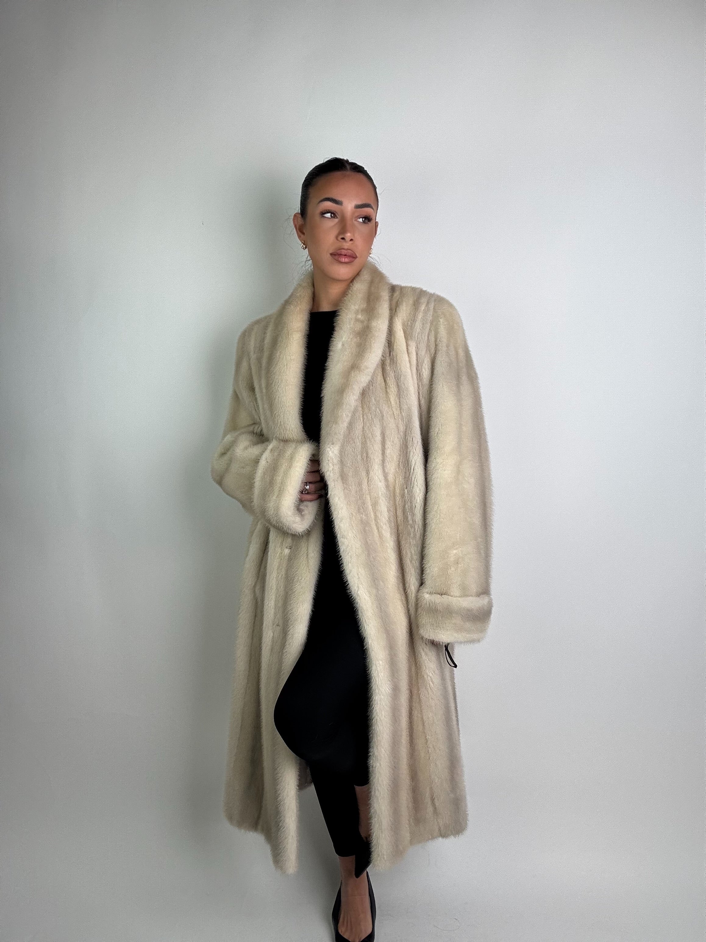 Cappotto in visone N394