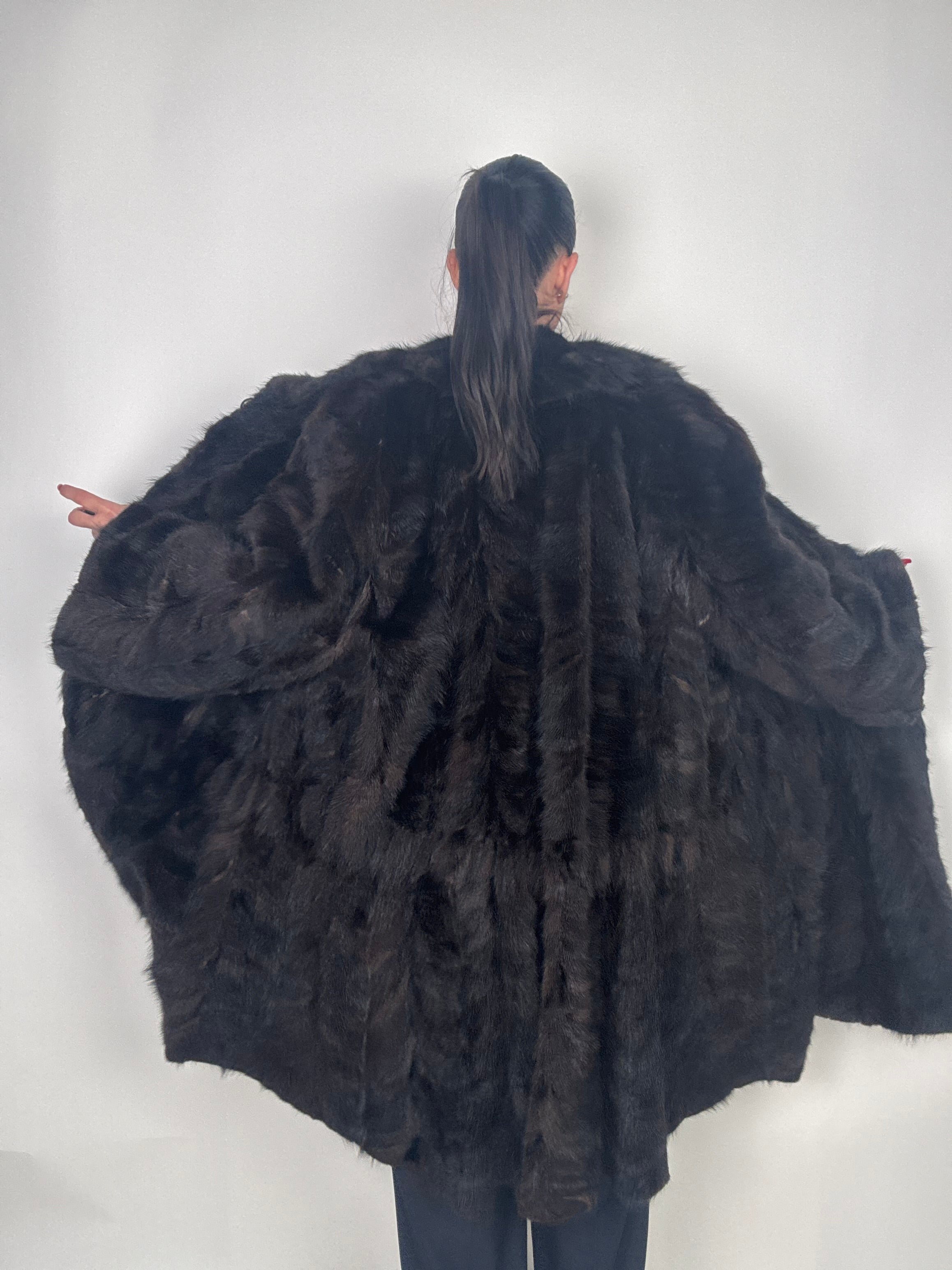 Cappotto in visone N631
