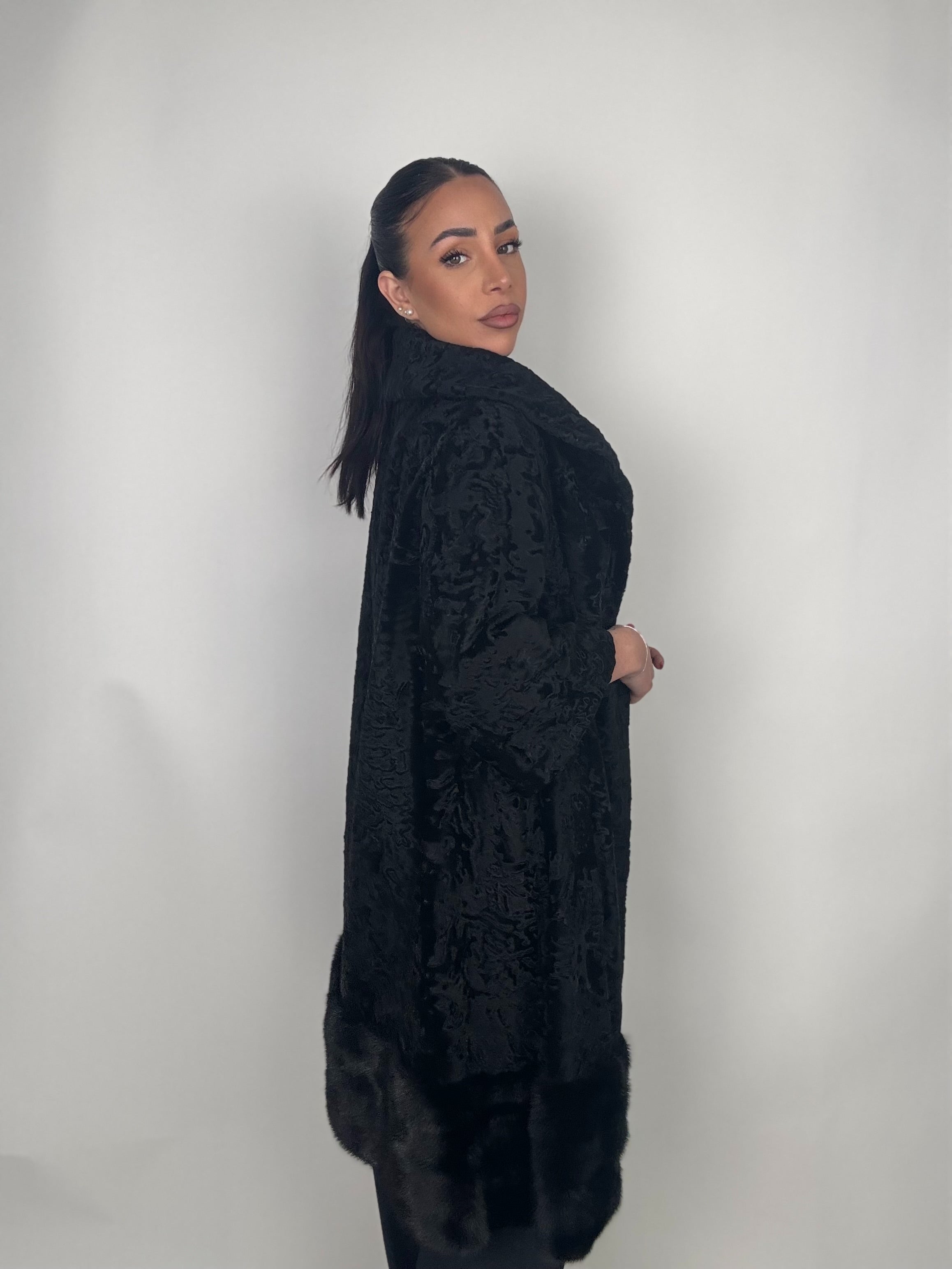 Cappotto in astrakan e visone N69