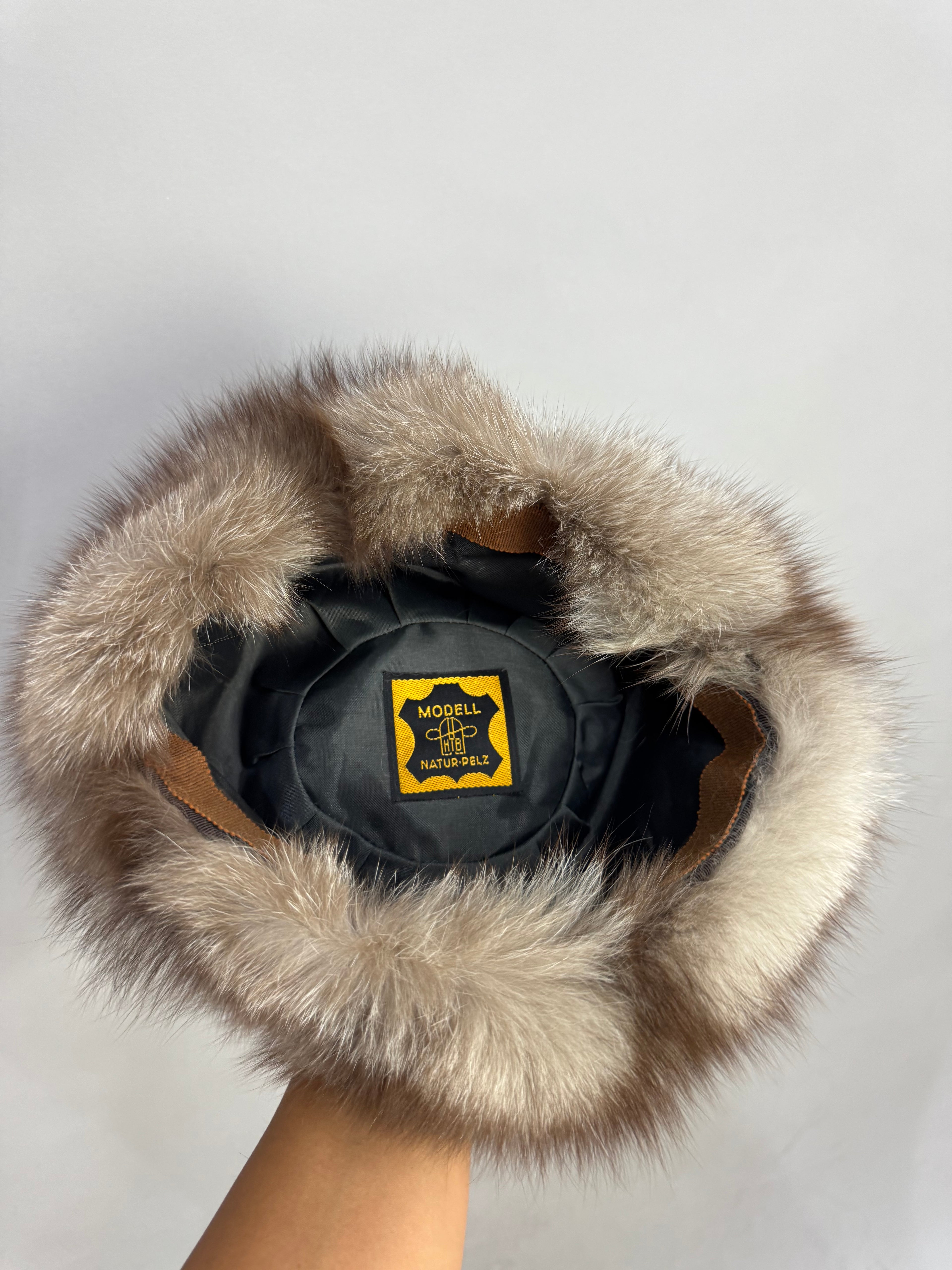 Cappello in volpe della groenlandia 04