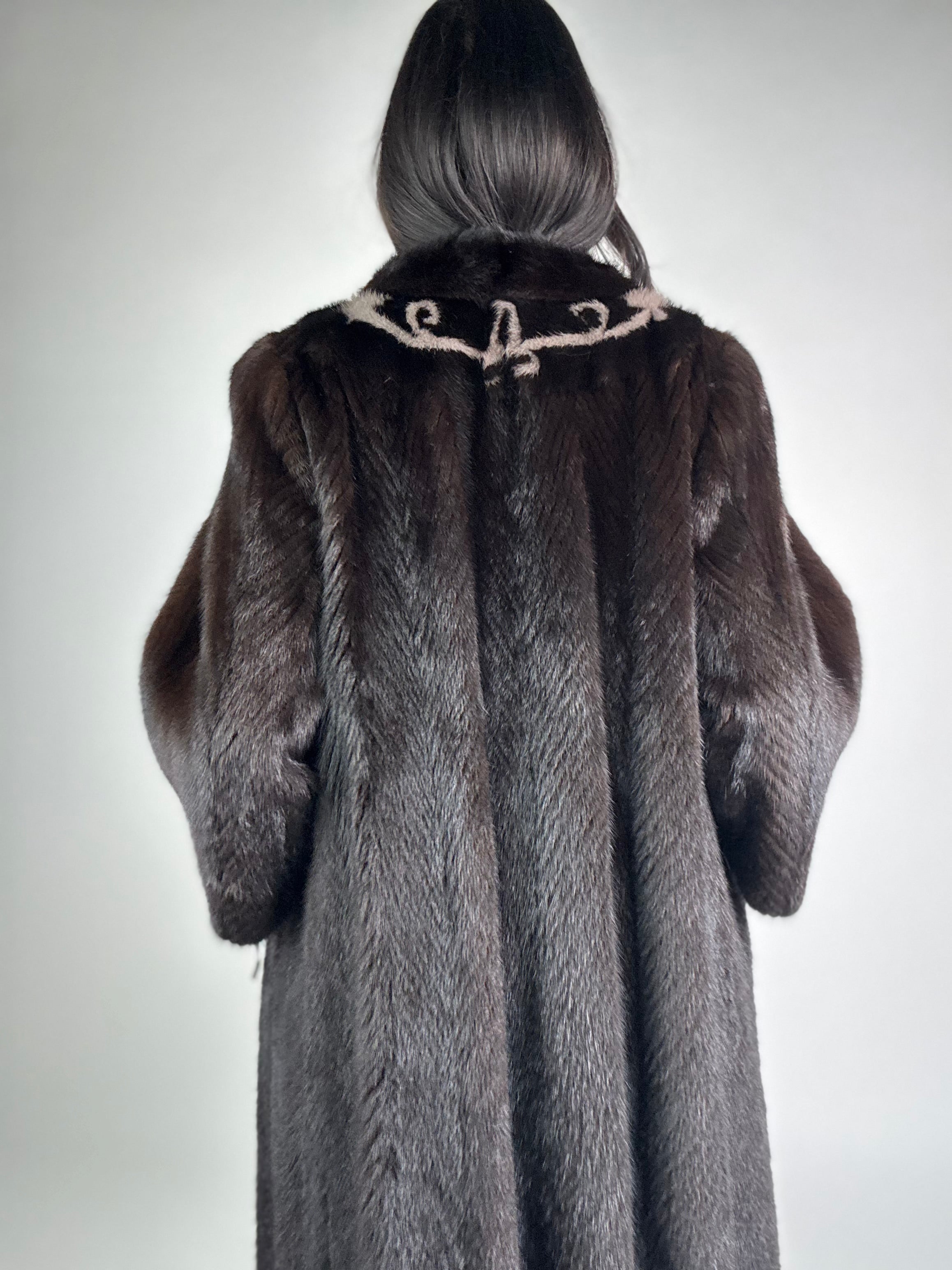 Cappotto in visone N537