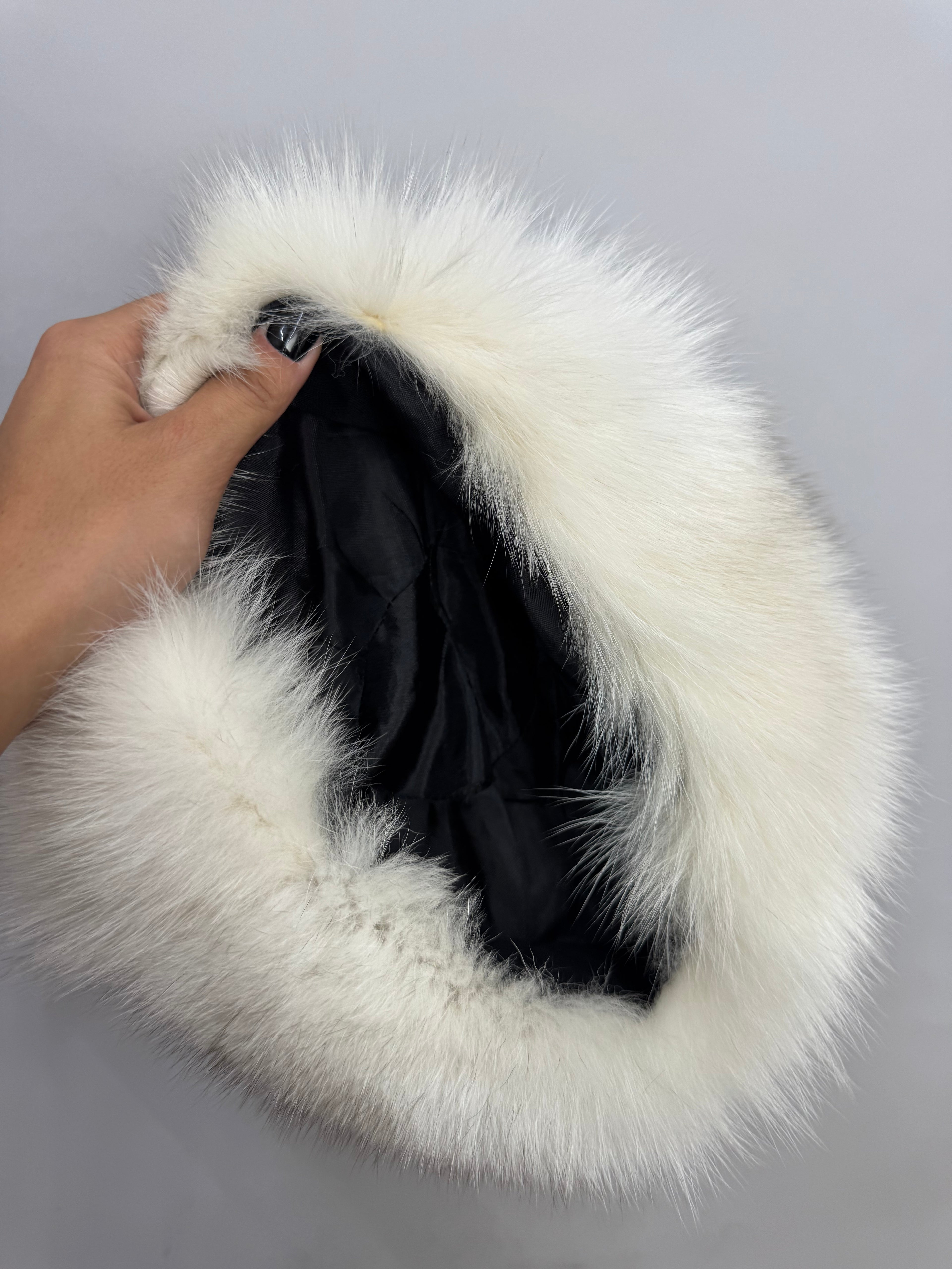 Cappello in volpe polare 12