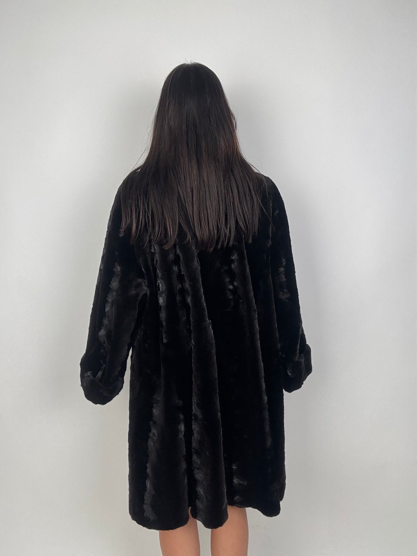 Cappotto in visone N671