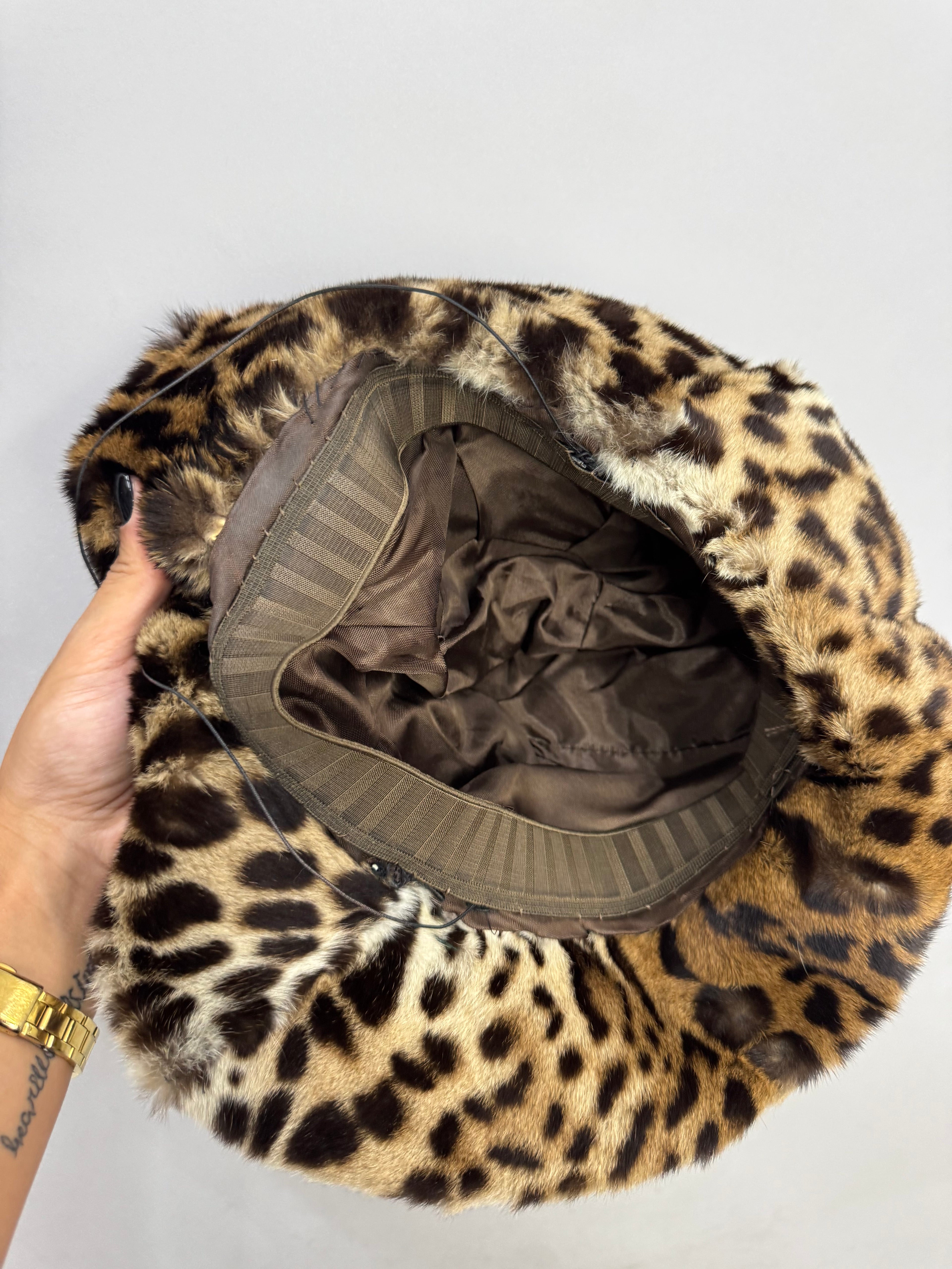 Cappello in leopardo 14