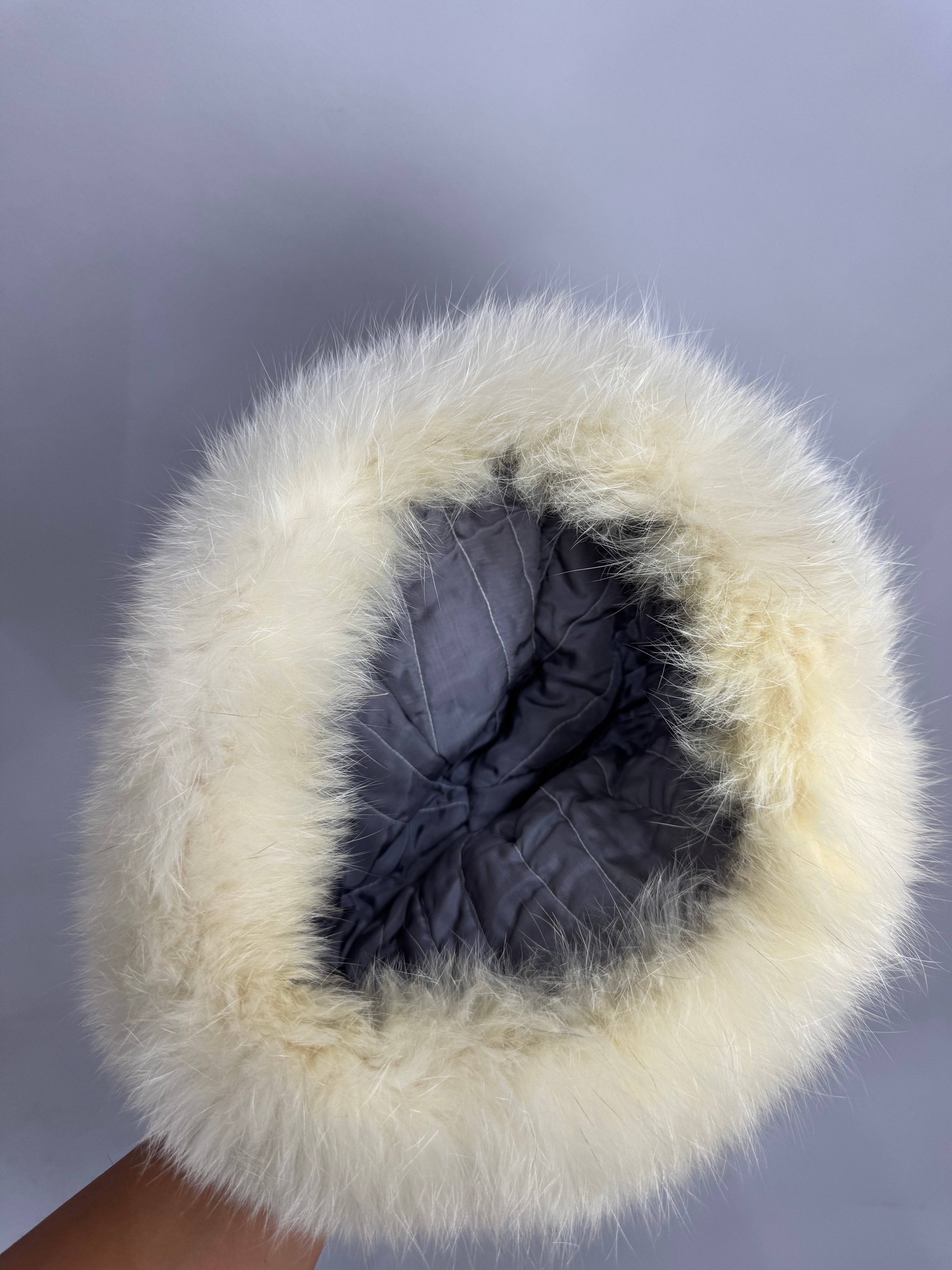 Cappello in volpe polare 17