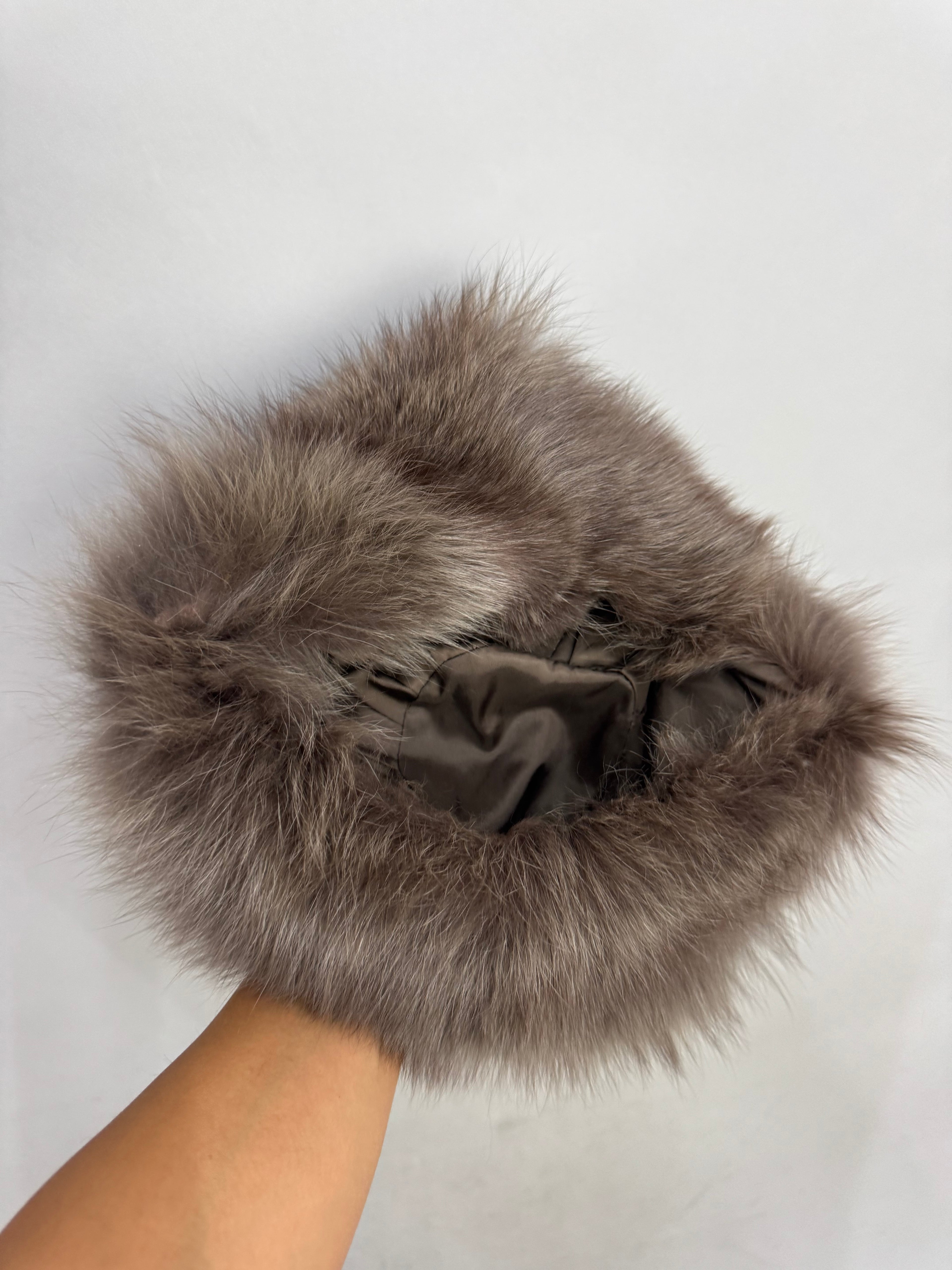 Cappello in volpe polare 18