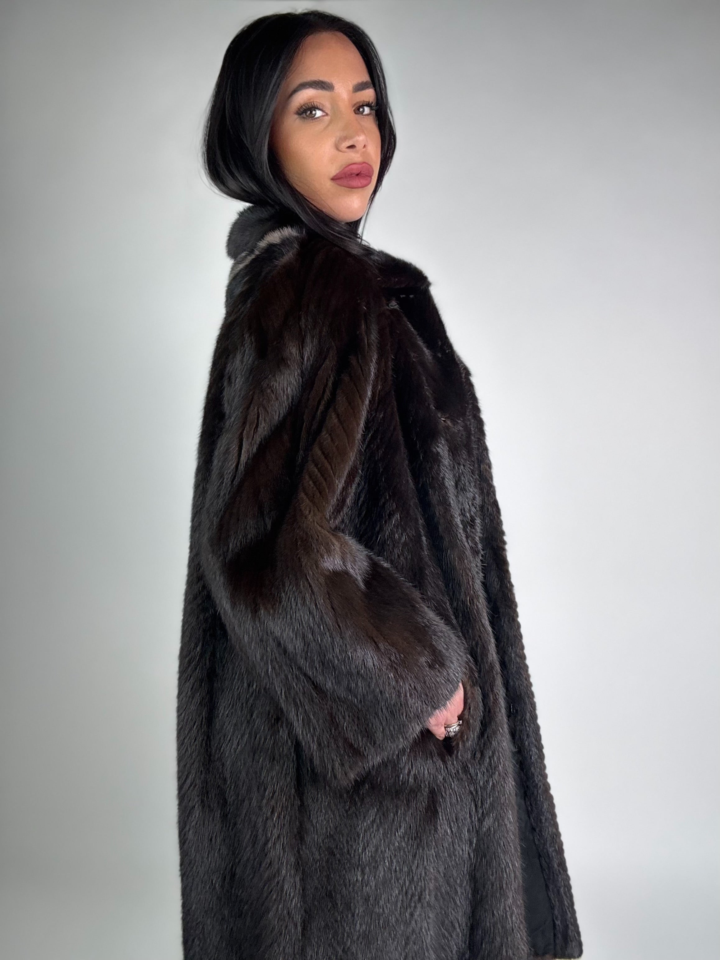 Cappotto in visone N537