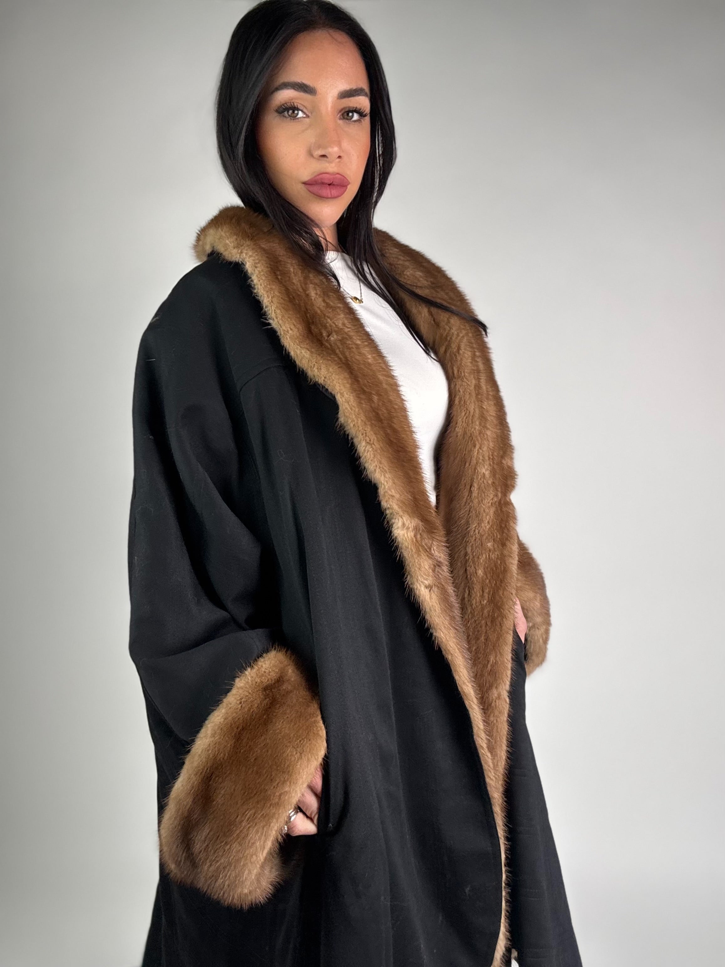 Cappotto in visone Fendi reversibile N538