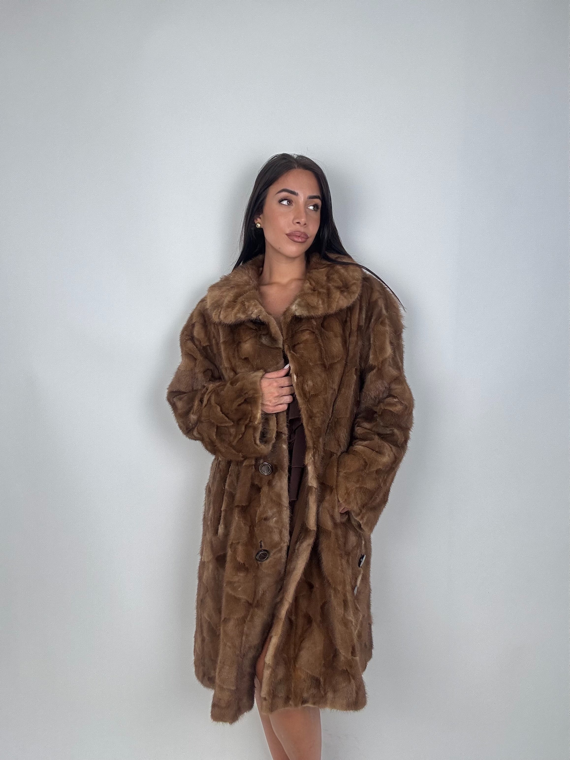 Cappotto in visone N669