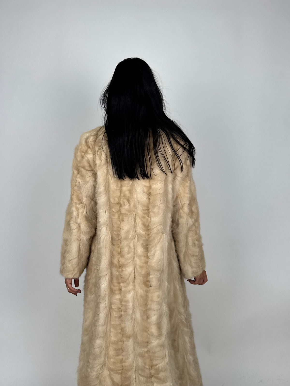 Cappotto in visone N713