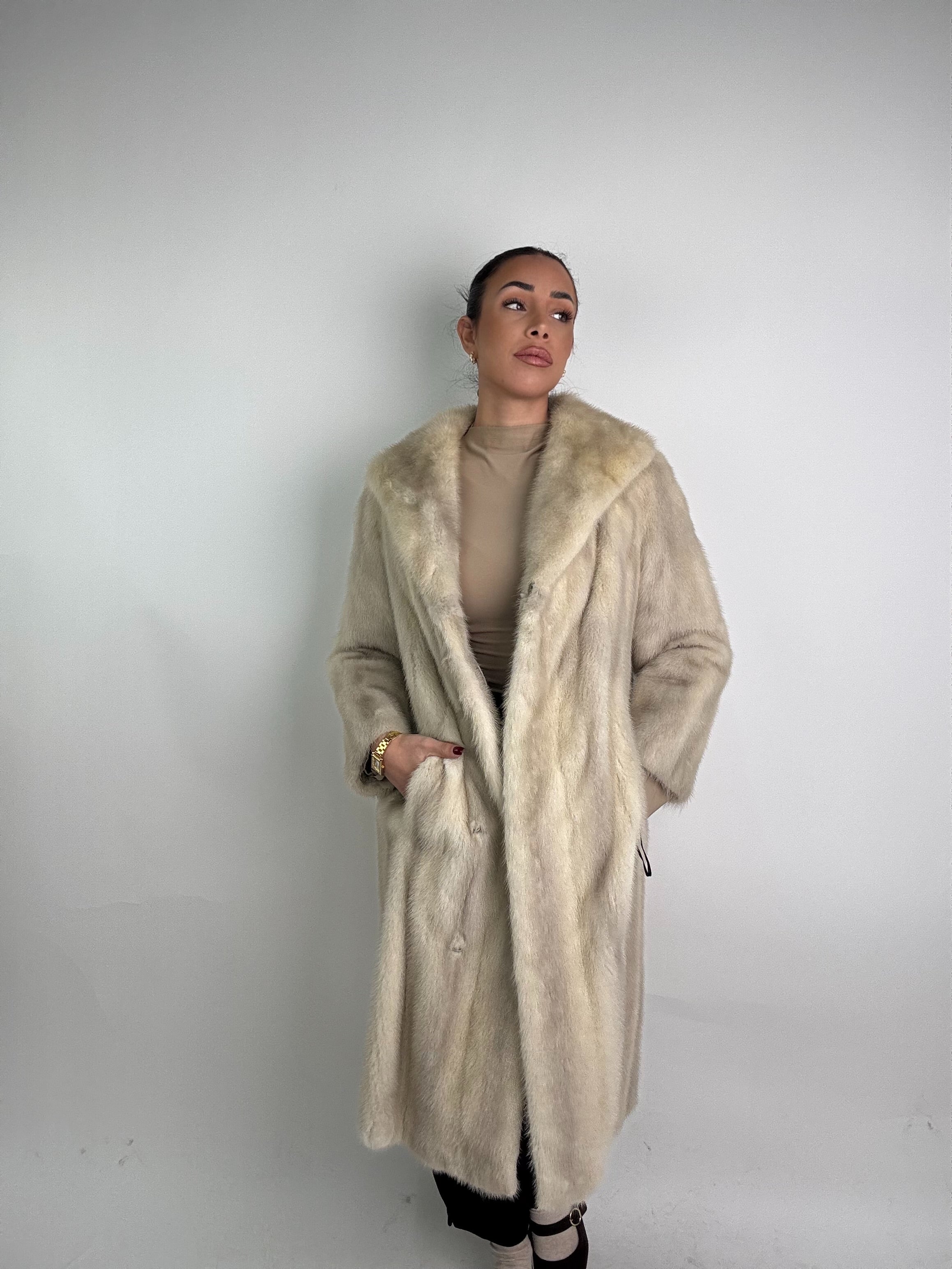 Cappotto in visone N397