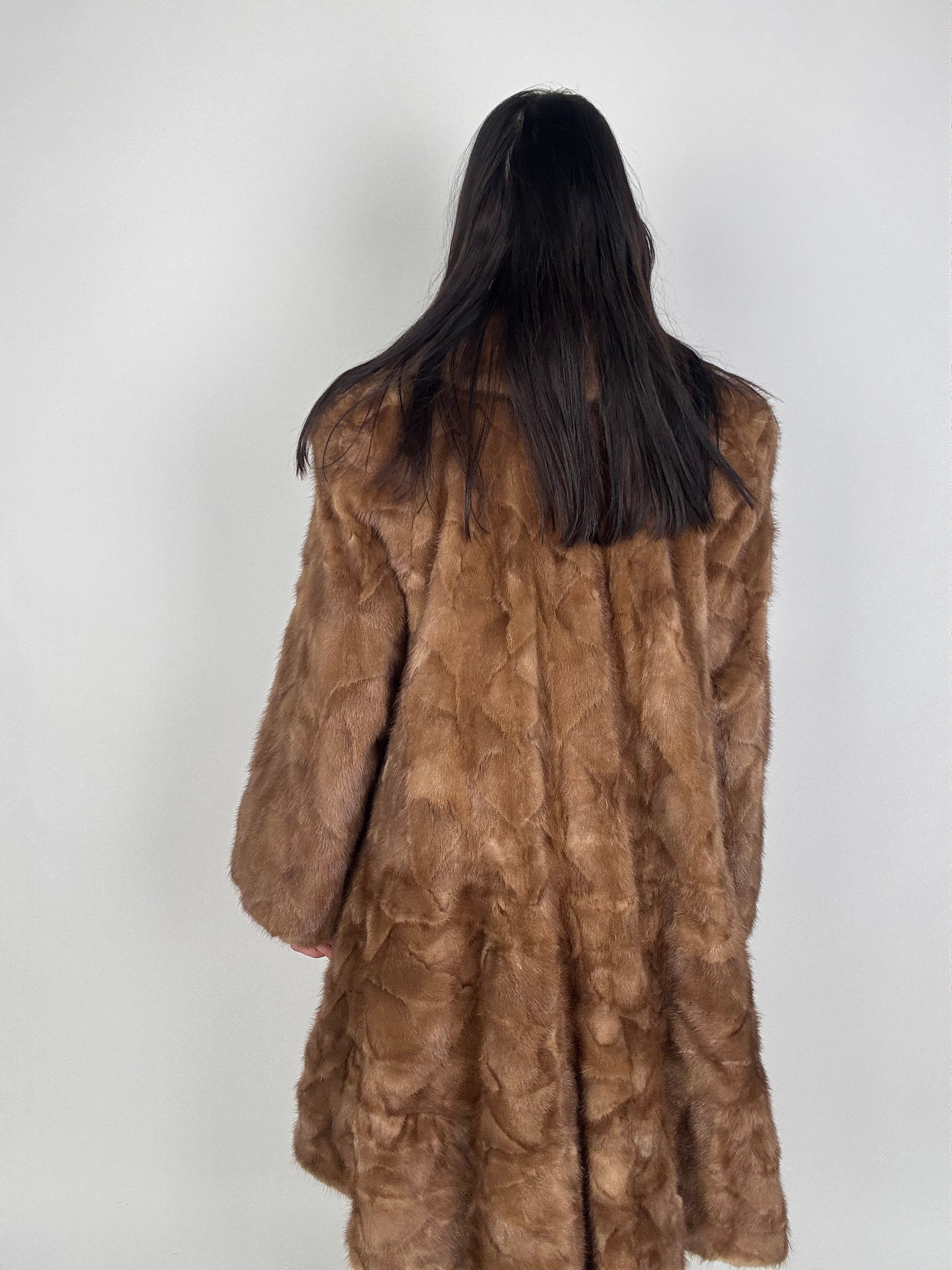 Cappotto in visone N639