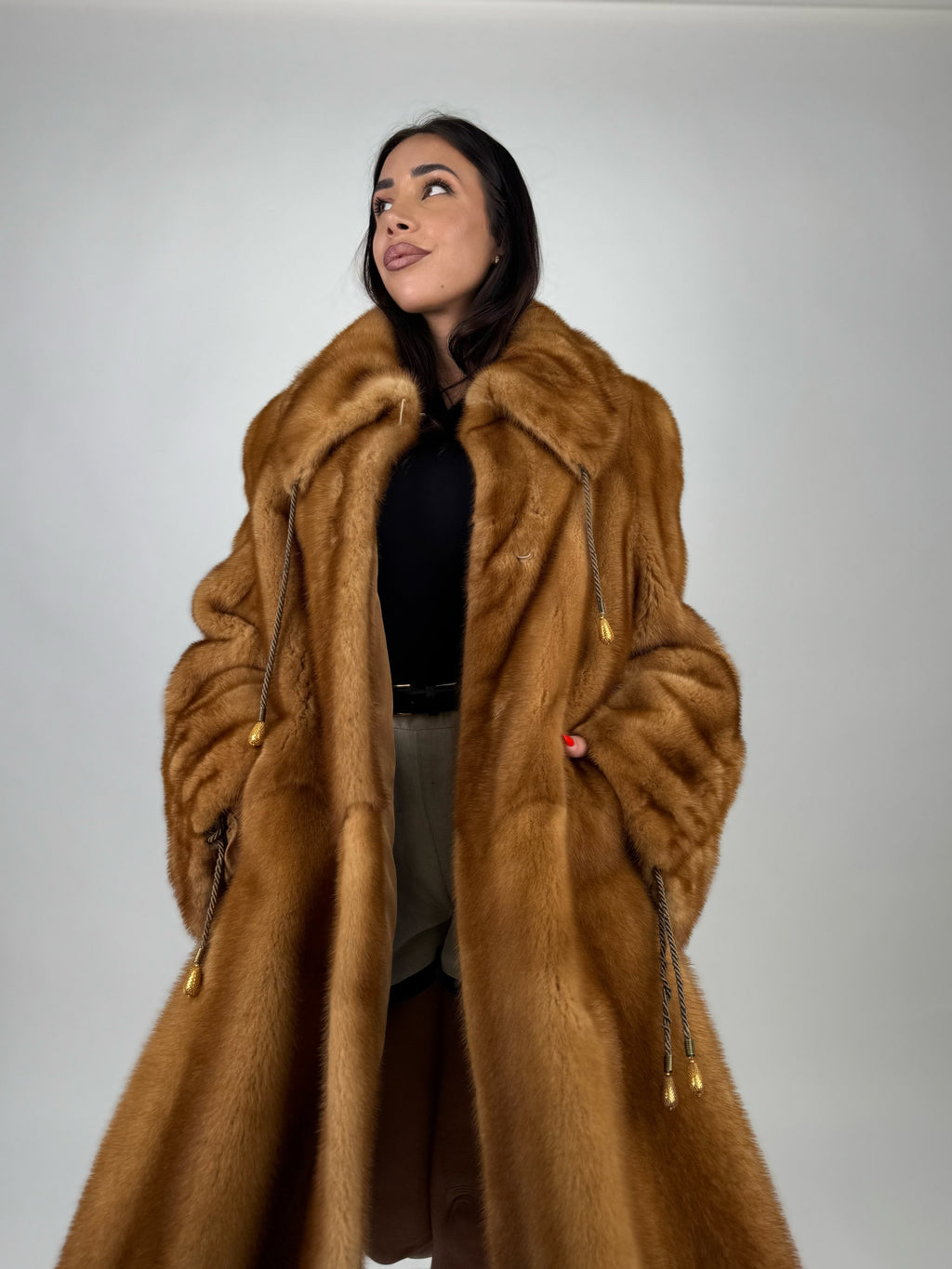 Cappotto in visone N672