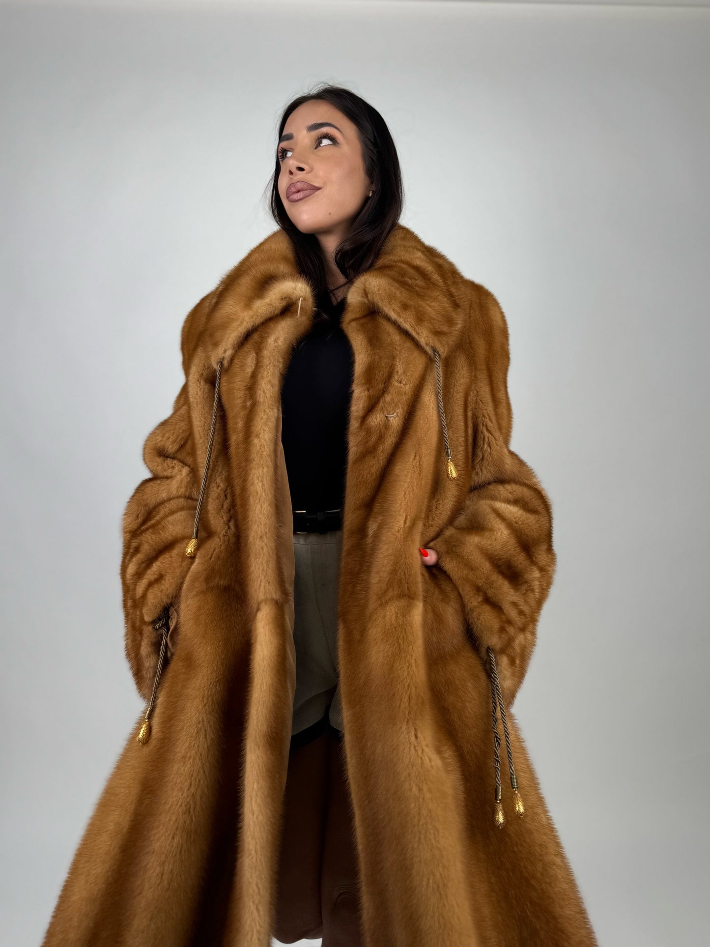 Cappotto in visone N672