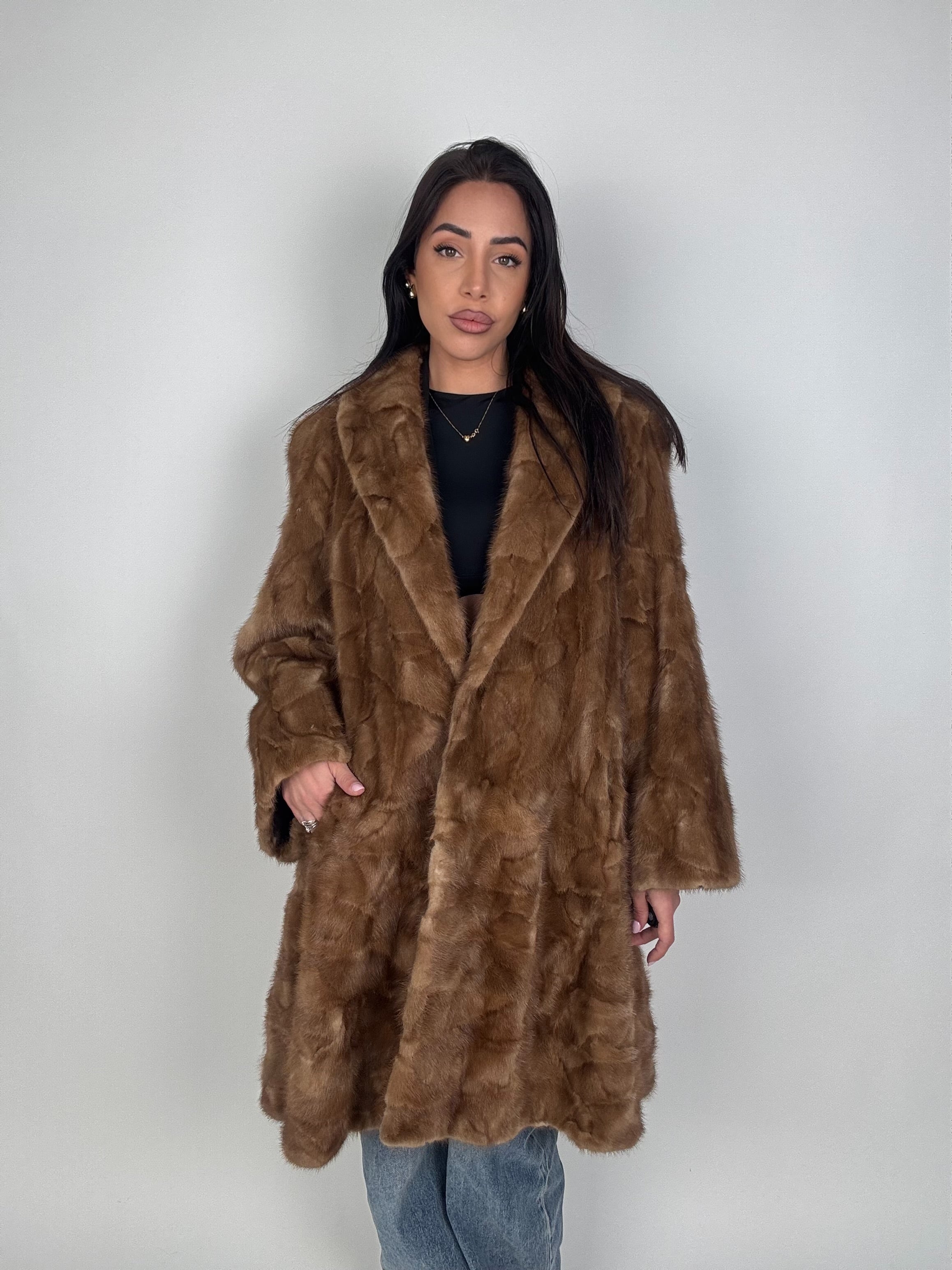 Cappotto in visone N639