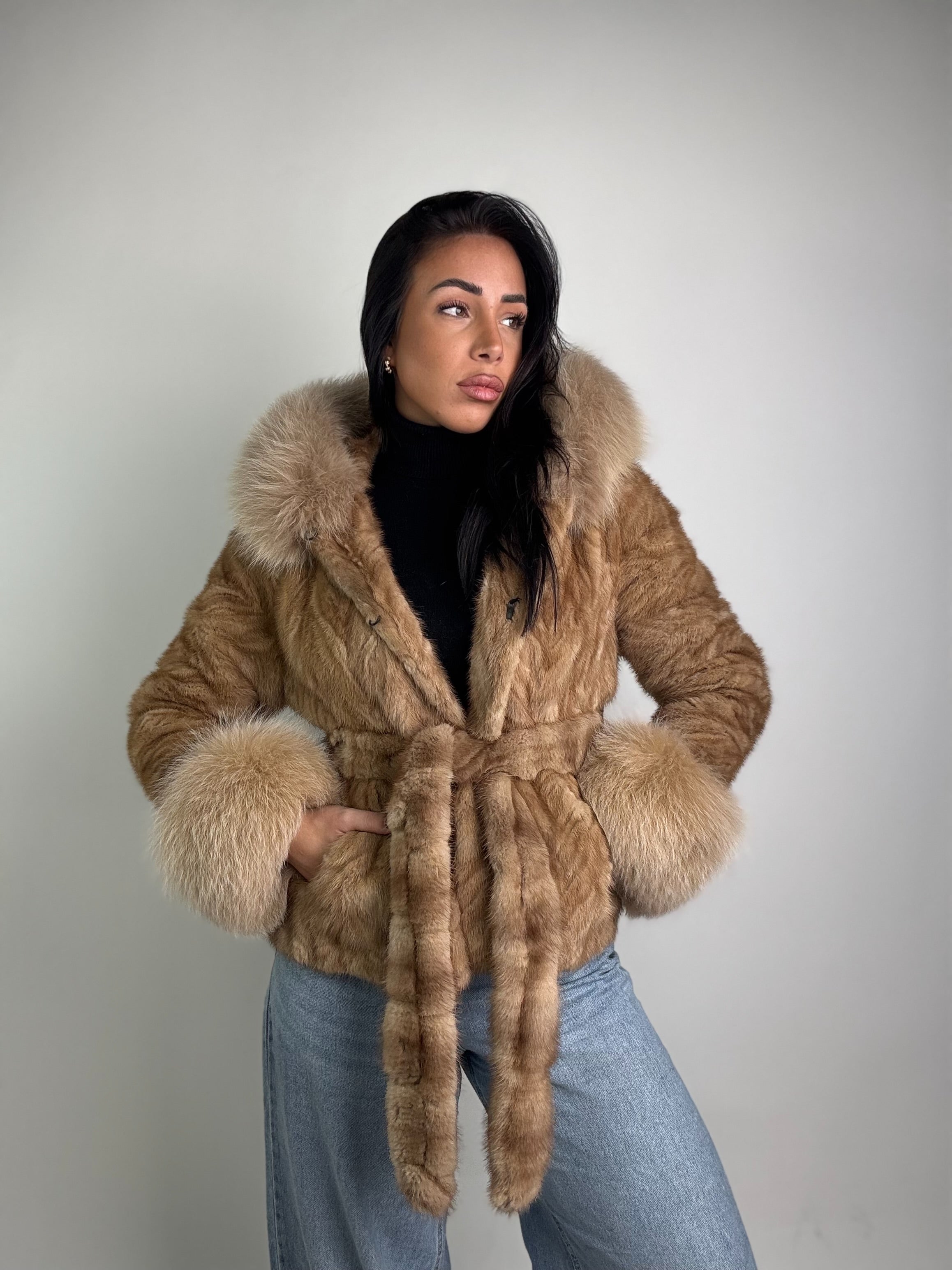 Giacca in visone cintura e cappuccio N231