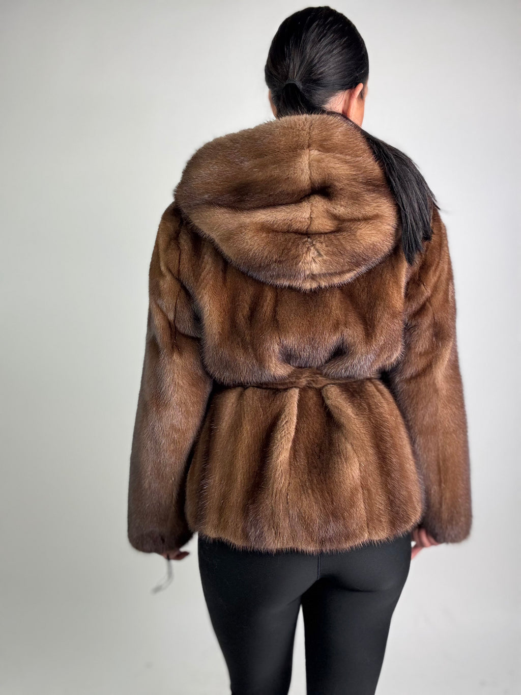 Giacca in visone cintura e cappuccio N233
