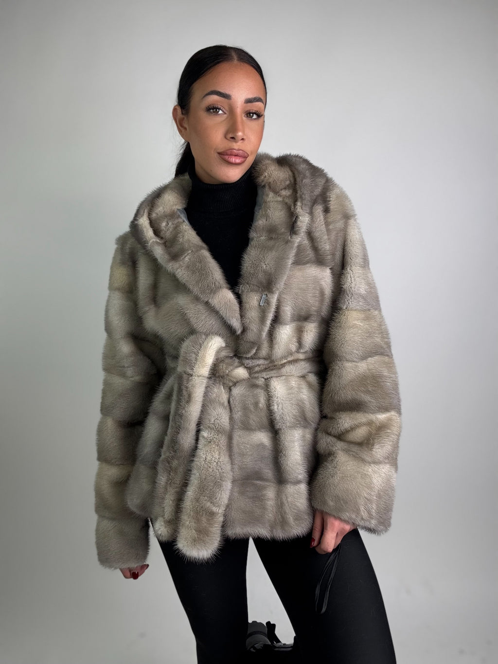 Giacca in visone cintura e cappuccio N234