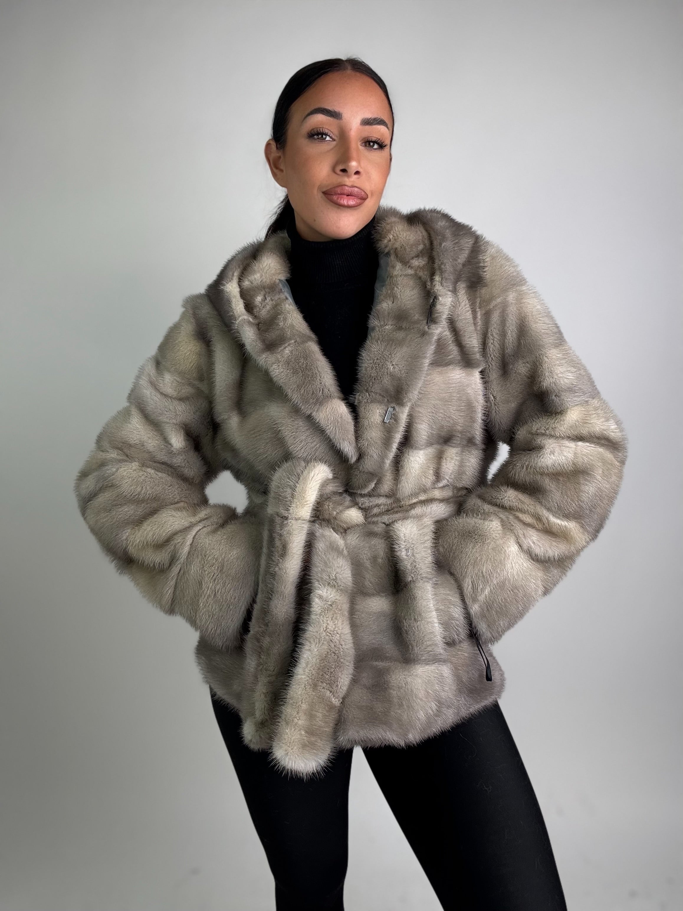 Giacca in visone cintura e cappuccio N234