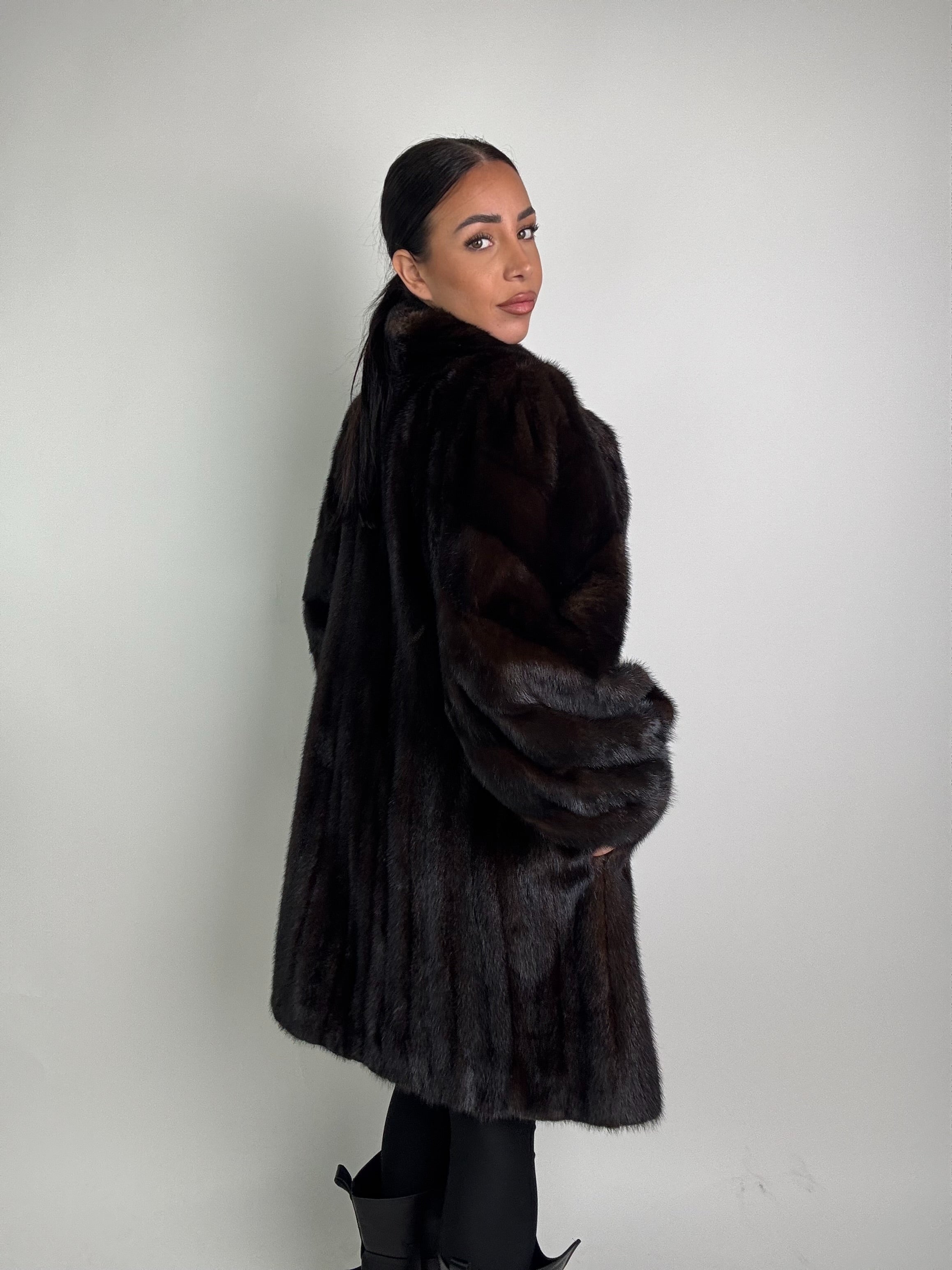 Cappotto in visone N401