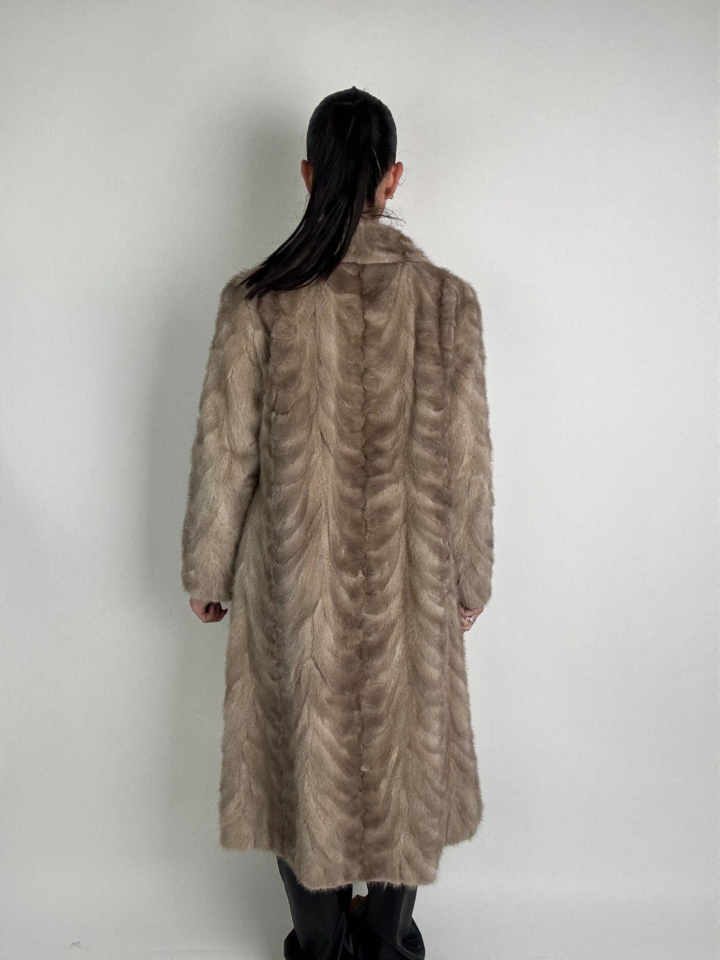 Cappotto in visone N547