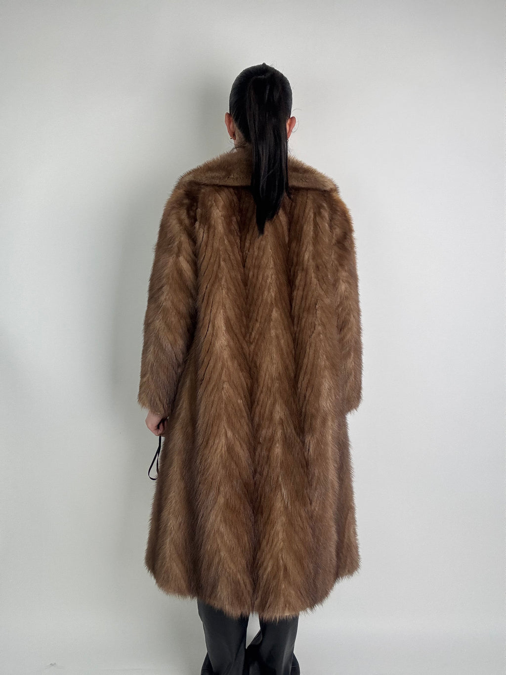 Cappotto in visone N548